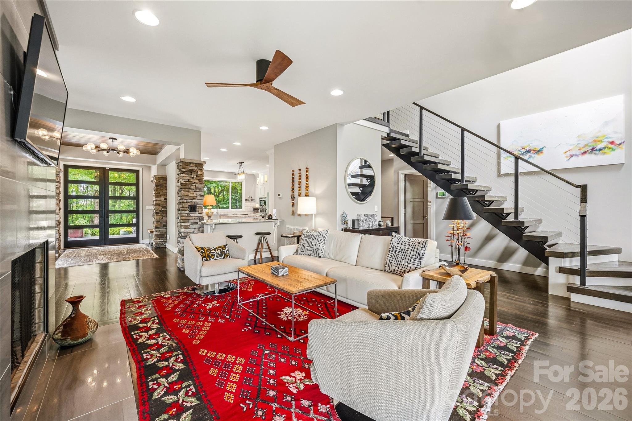 233 Tanglewood Lane — Saluda