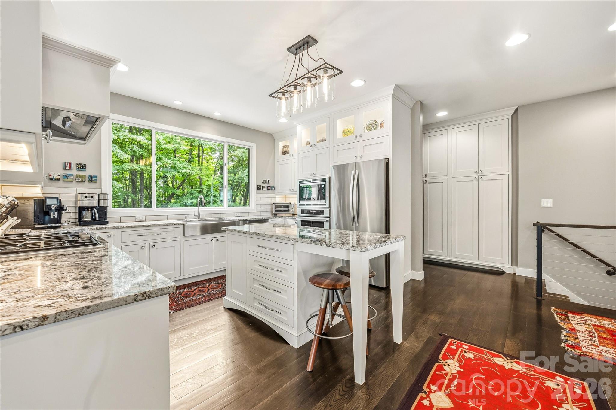 233 Tanglewood Lane — Saluda