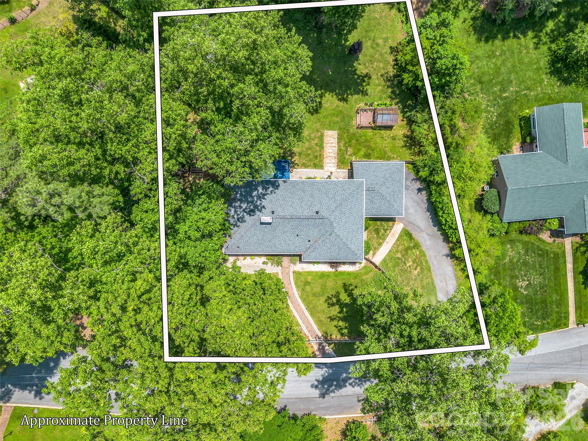 2 Bevlyn Drive — Asheville