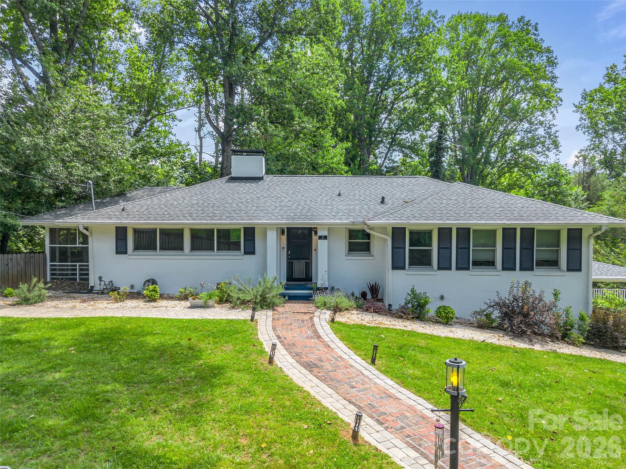 2 Bevlyn Drive — Asheville