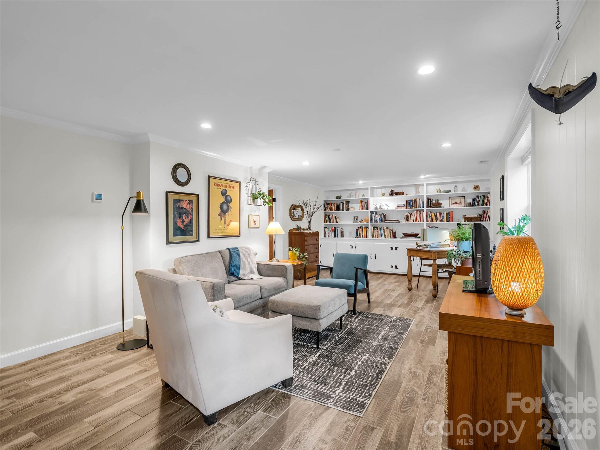 2 Bevlyn Drive — Asheville