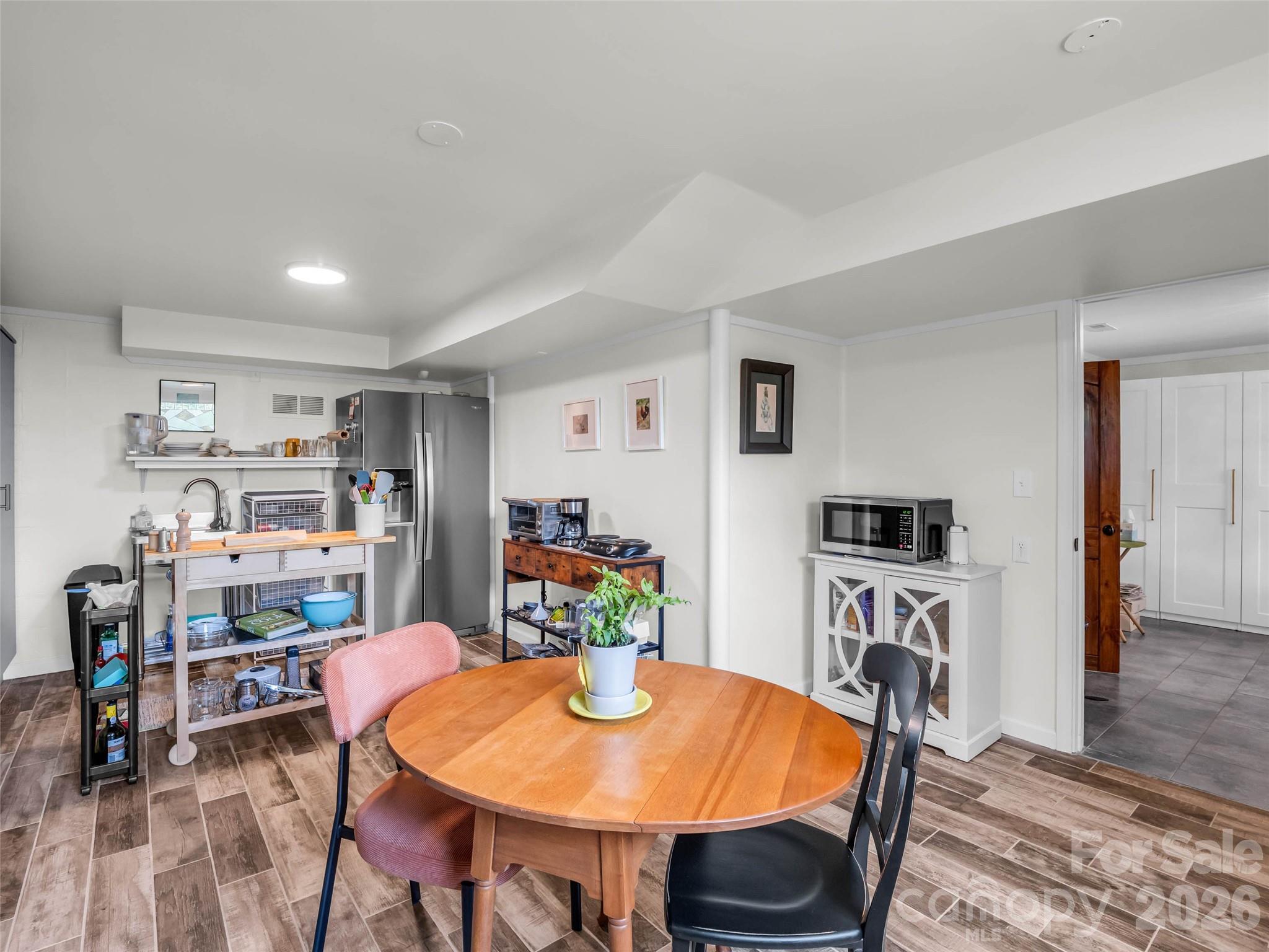 2 Bevlyn Drive — Asheville