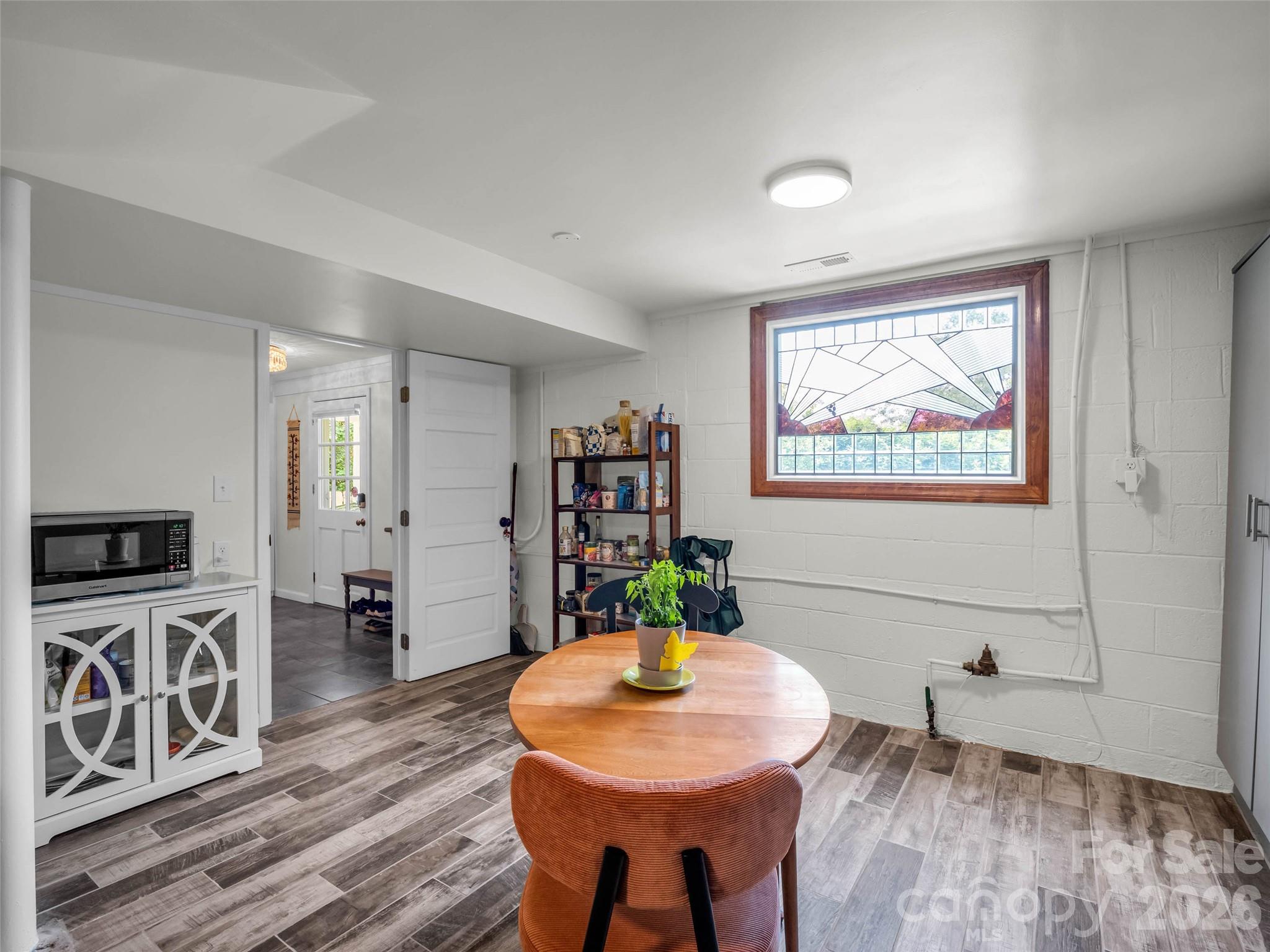 2 Bevlyn Drive — Asheville