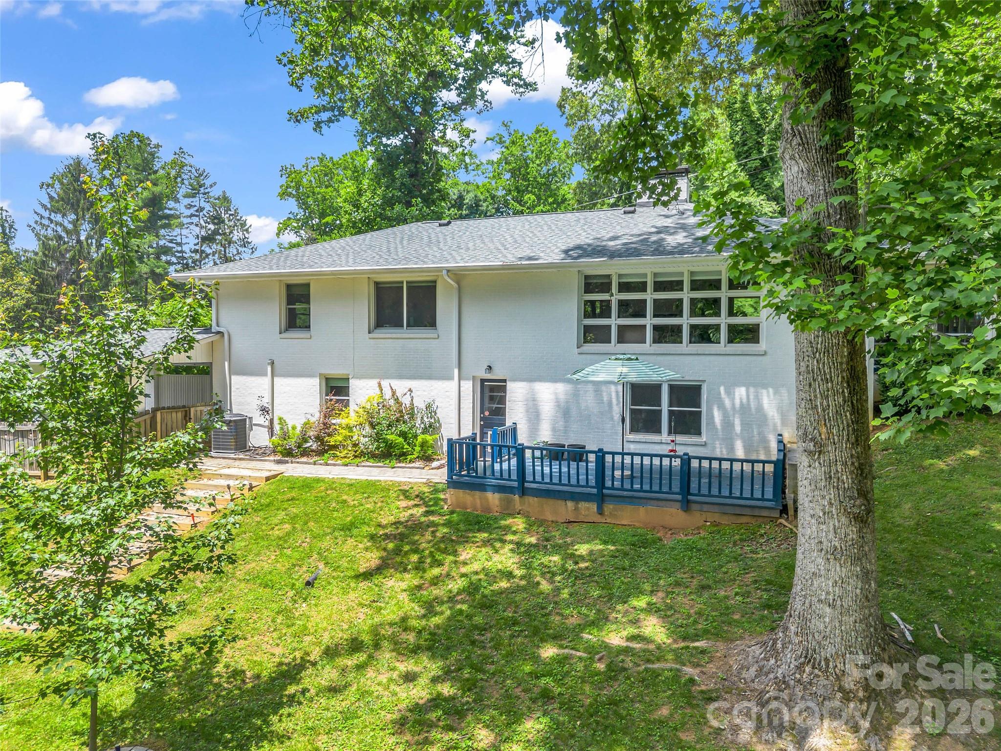 2 Bevlyn Drive — Asheville