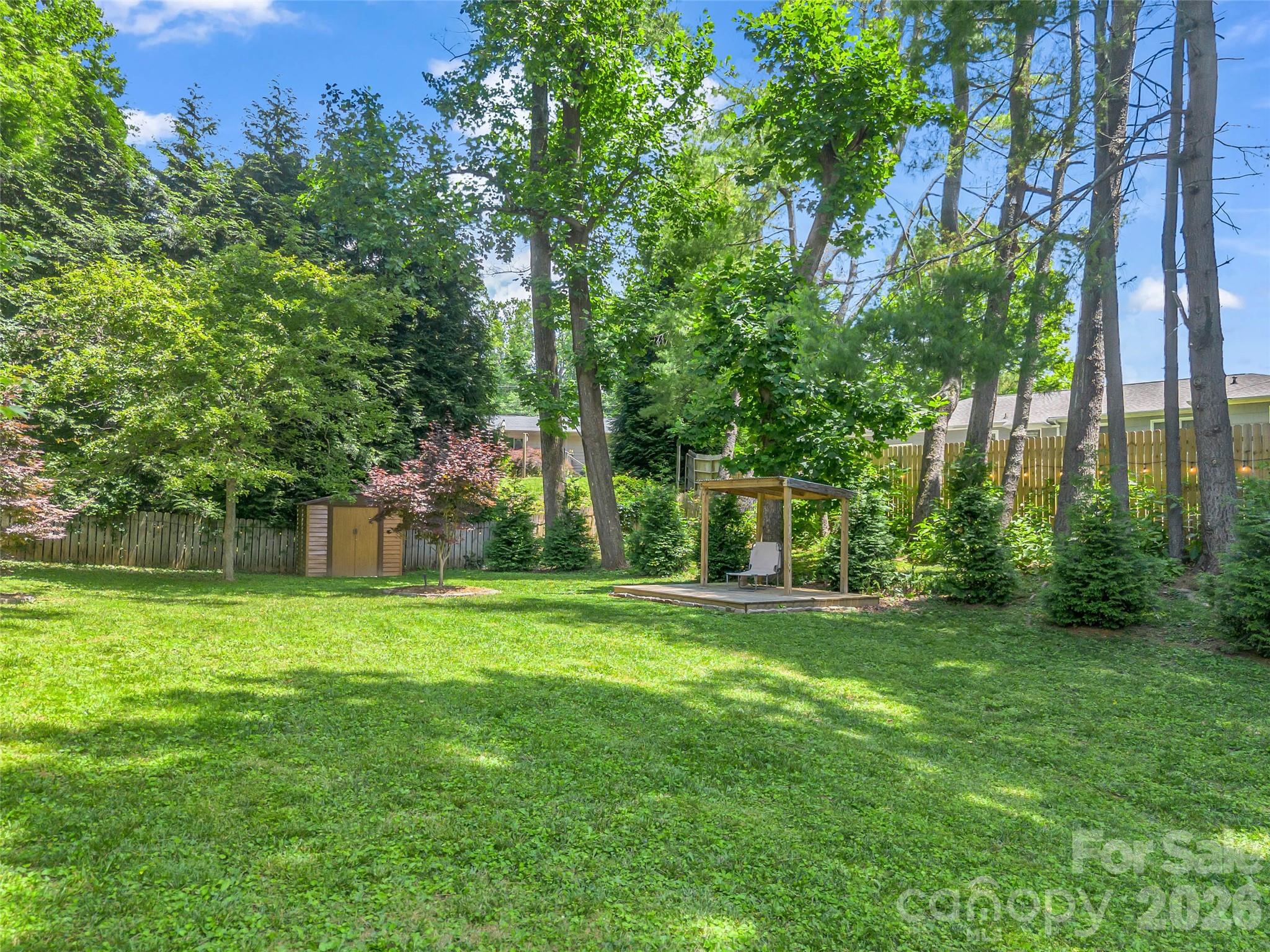 2 Bevlyn Drive — Asheville