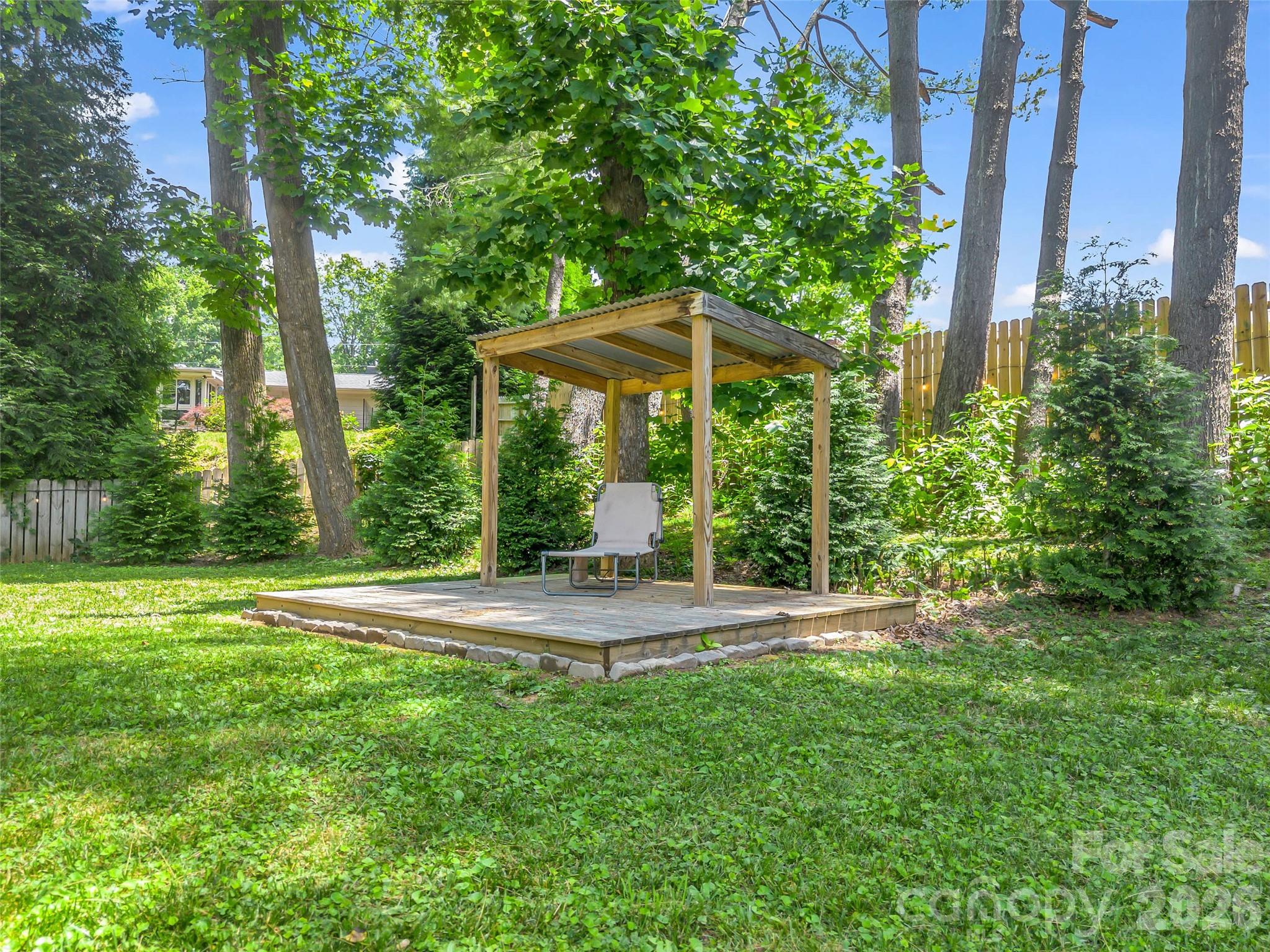 2 Bevlyn Drive — Asheville