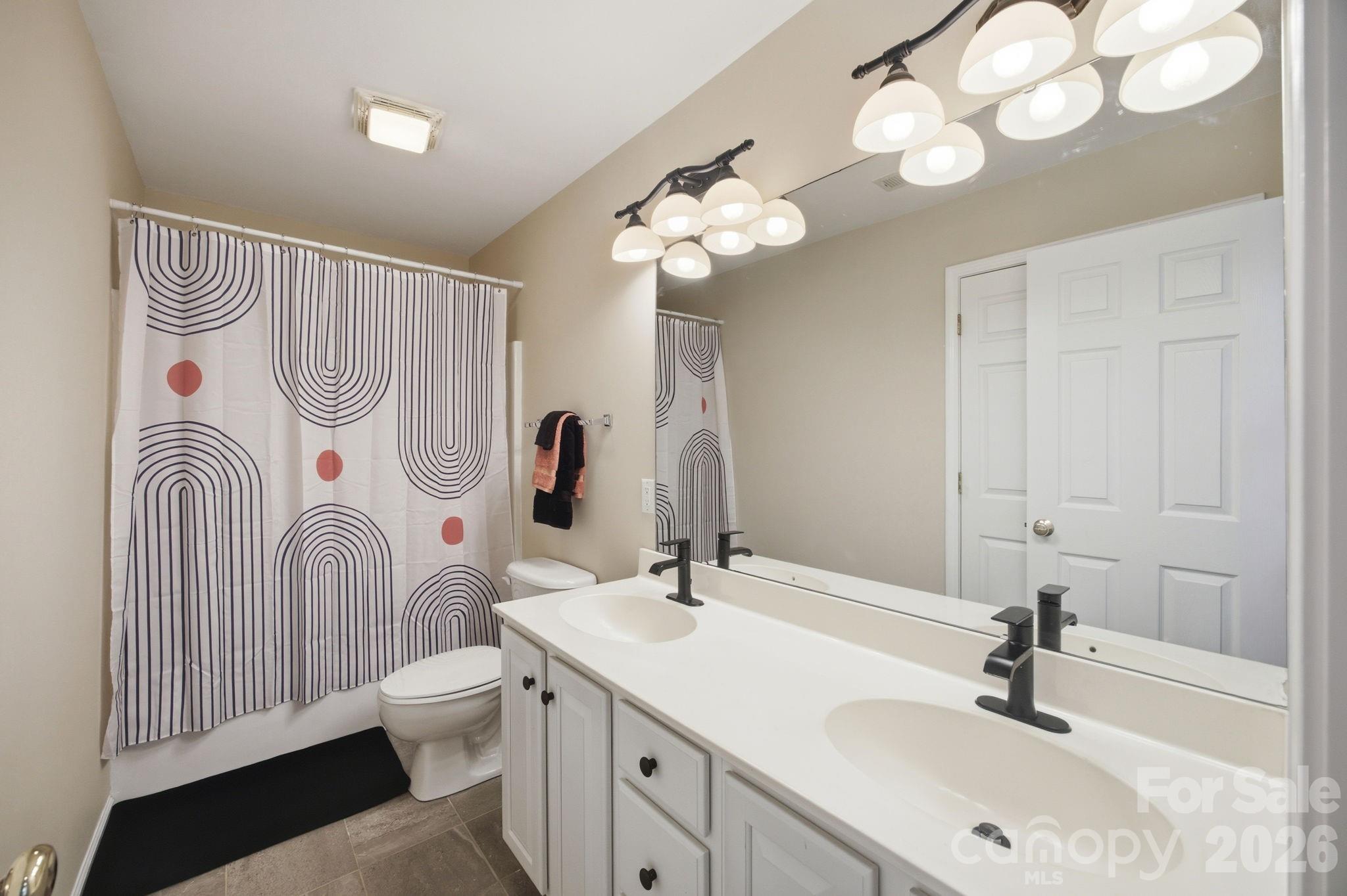 16043 Agincourt Drive — Huntersville