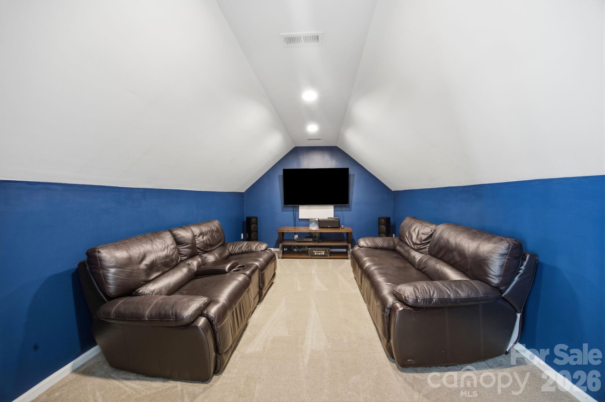 16043 Agincourt Drive — Huntersville