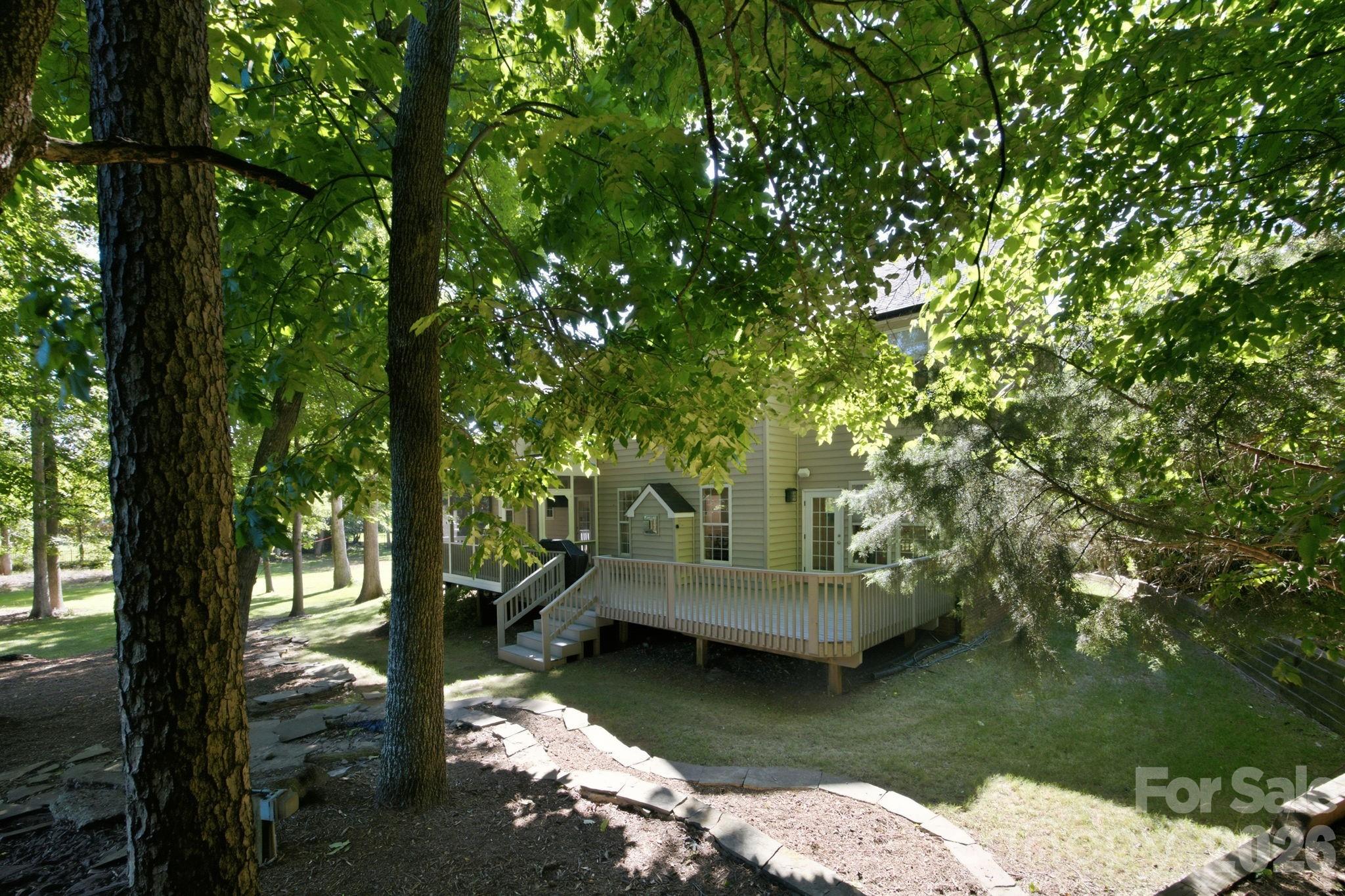 16043 Agincourt Drive — Huntersville