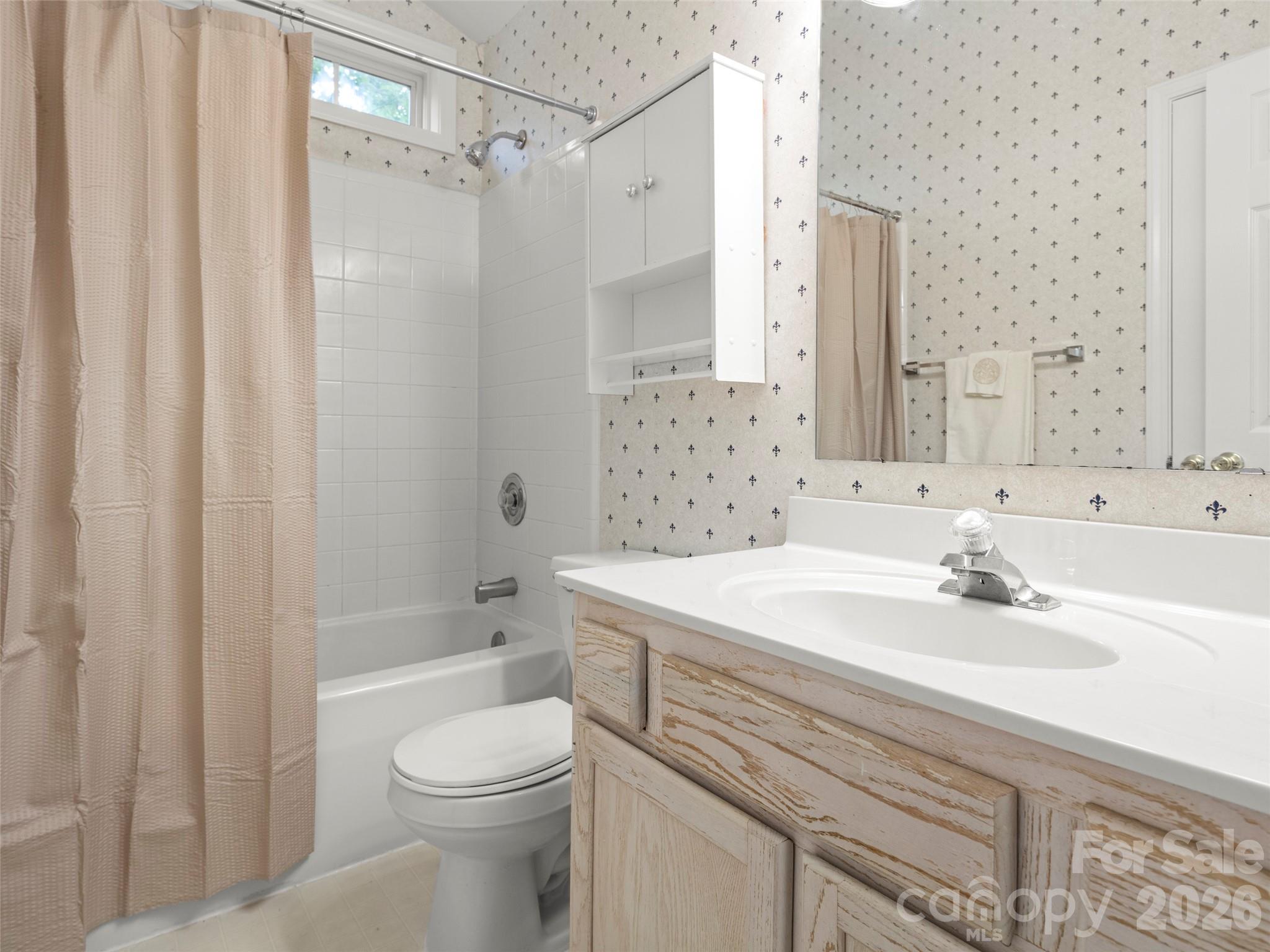 439 Glensprings Drive — Fletcher