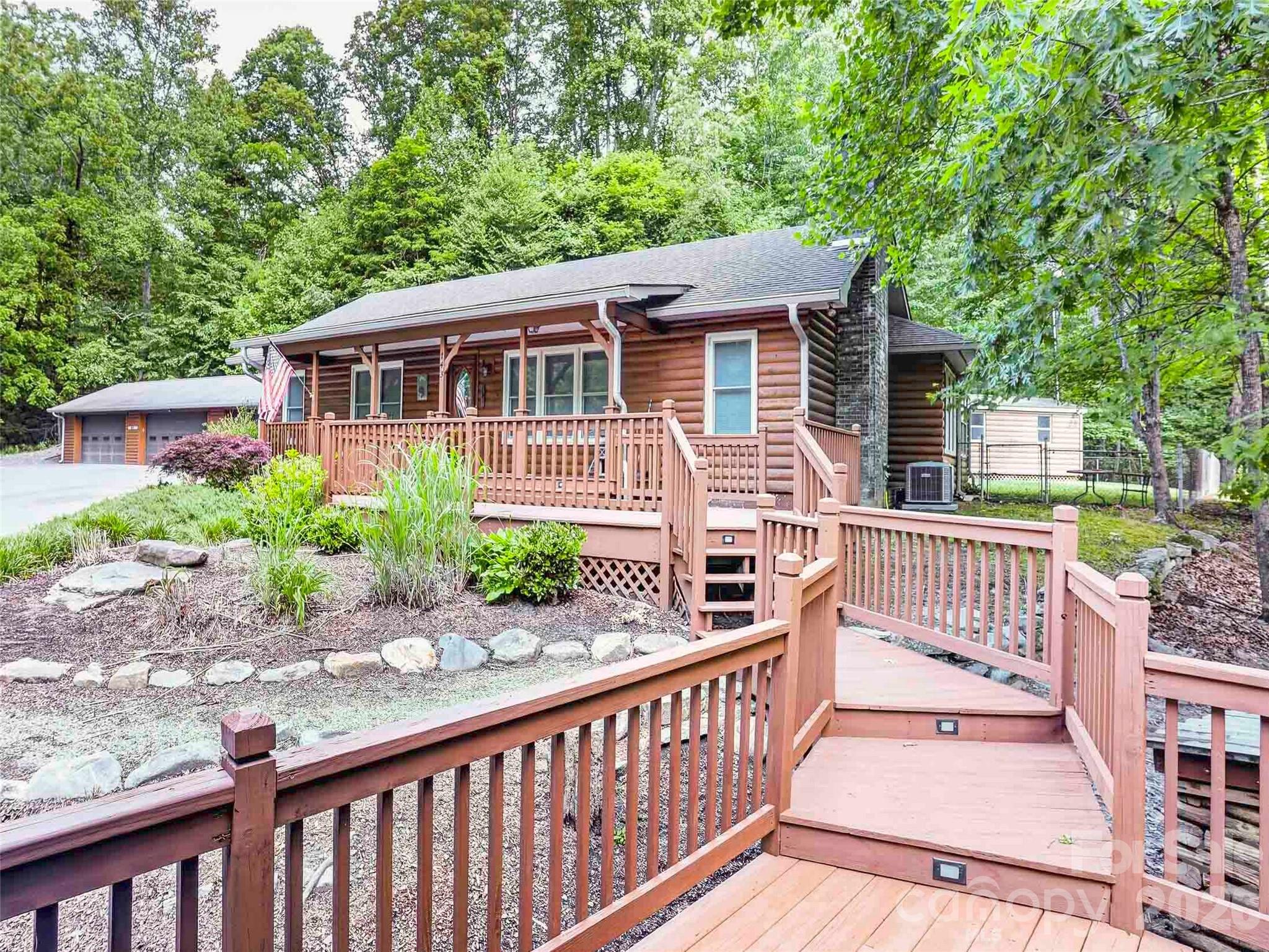 743 Kyles Creek Road — Hendersonville