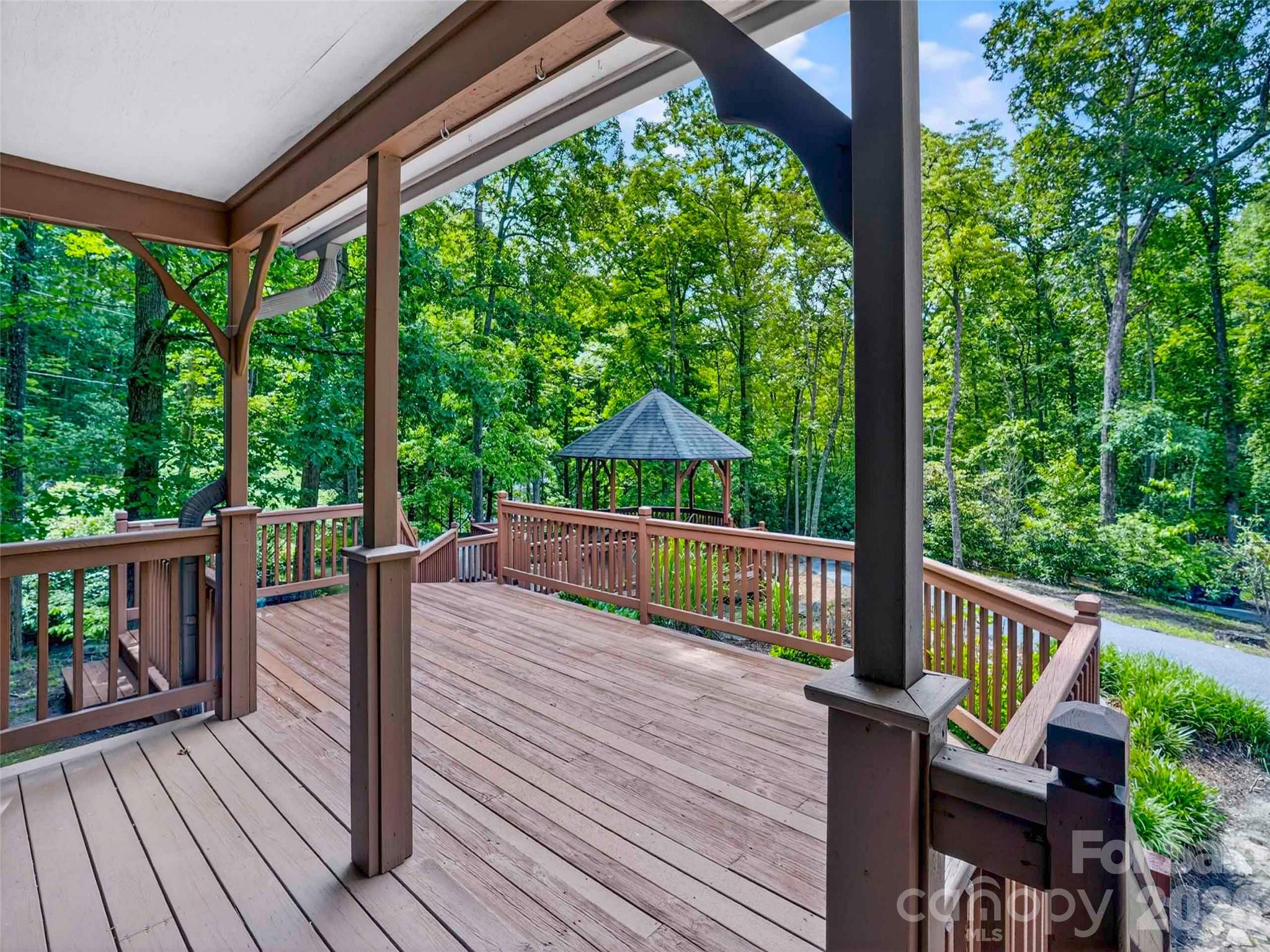 743 Kyles Creek Road — Hendersonville