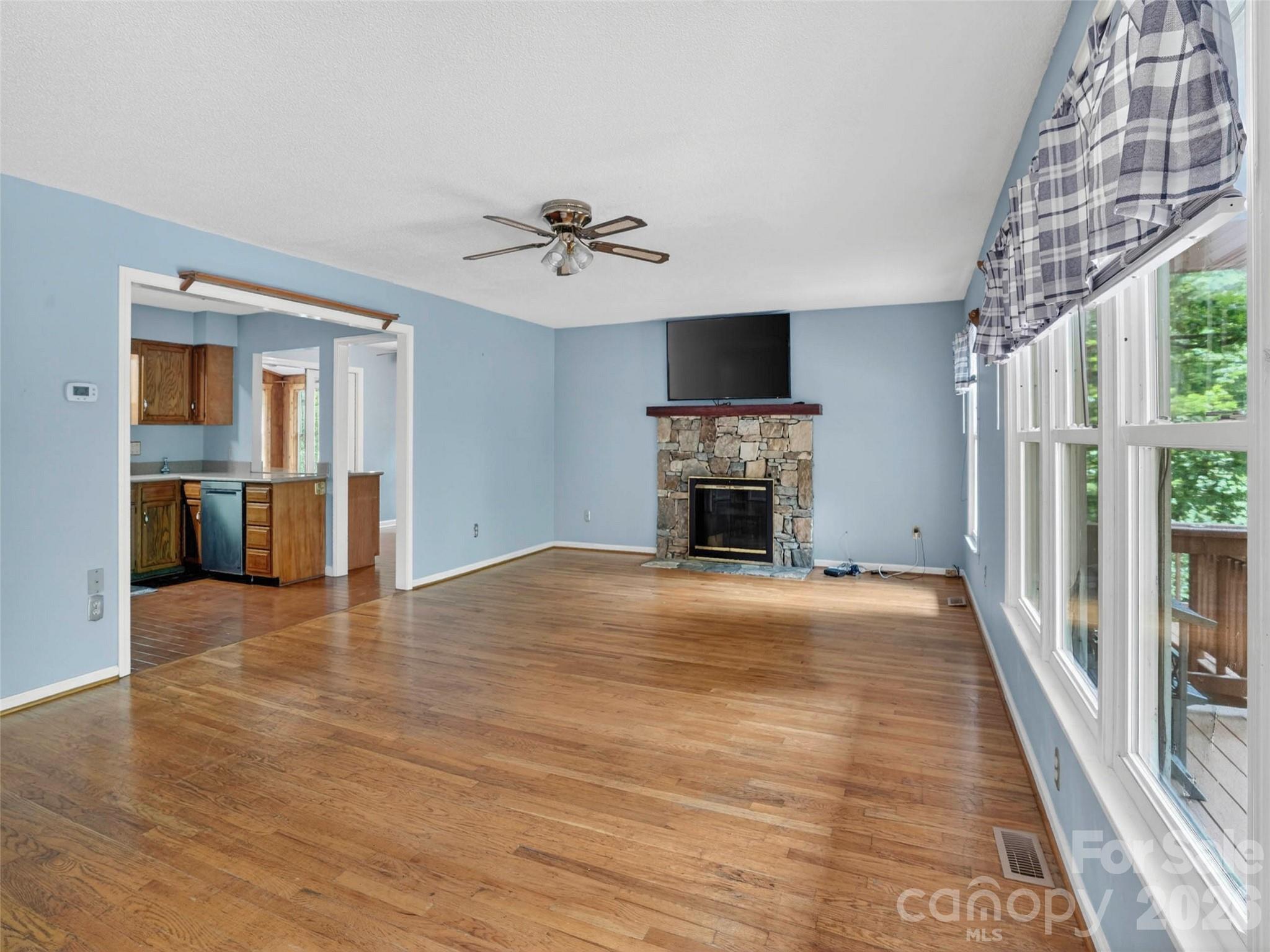 743 Kyles Creek Road — Hendersonville