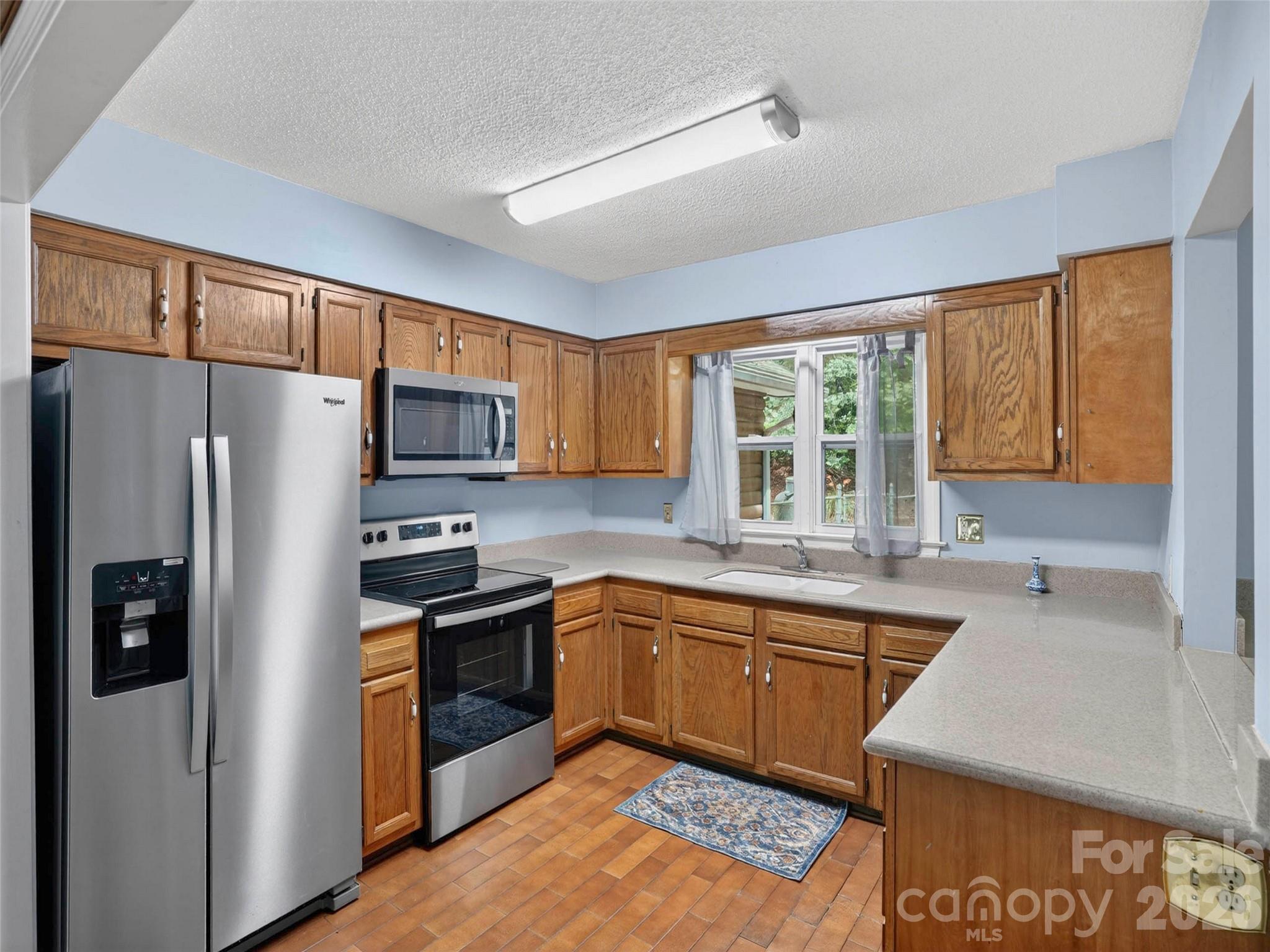 743 Kyles Creek Road — Hendersonville