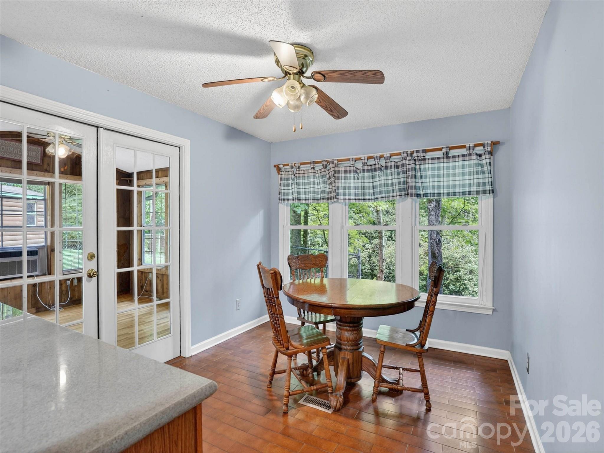 743 Kyles Creek Road — Hendersonville