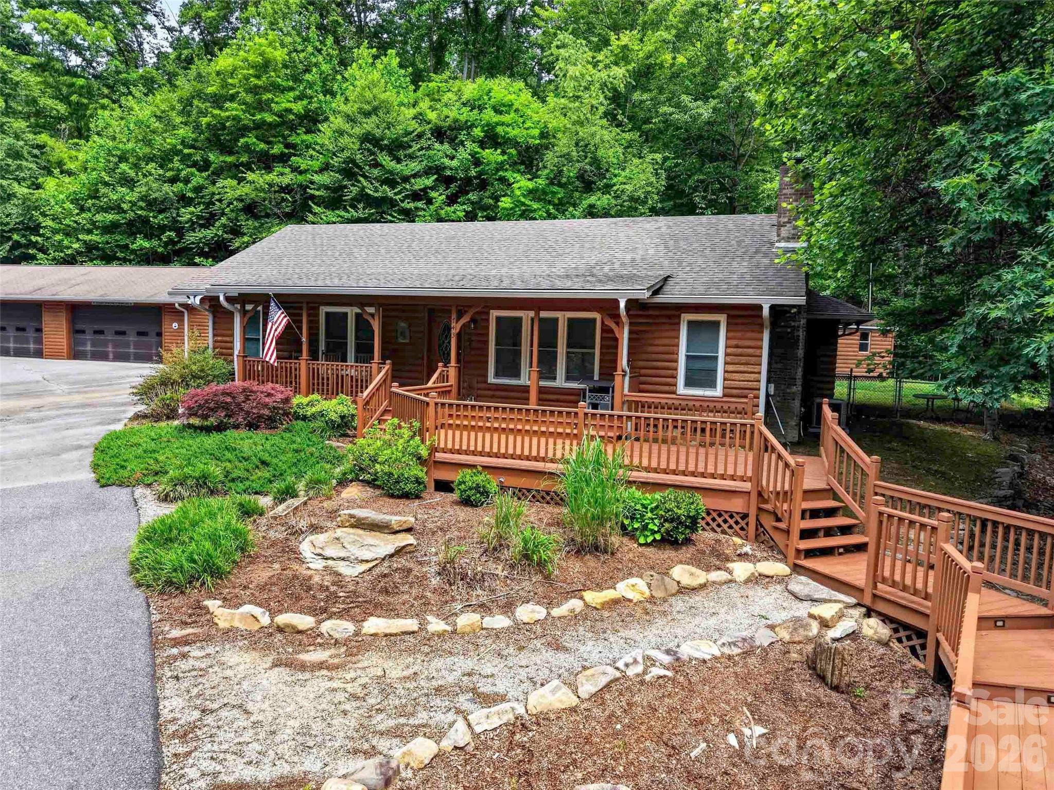 743 Kyles Creek Road — Hendersonville
