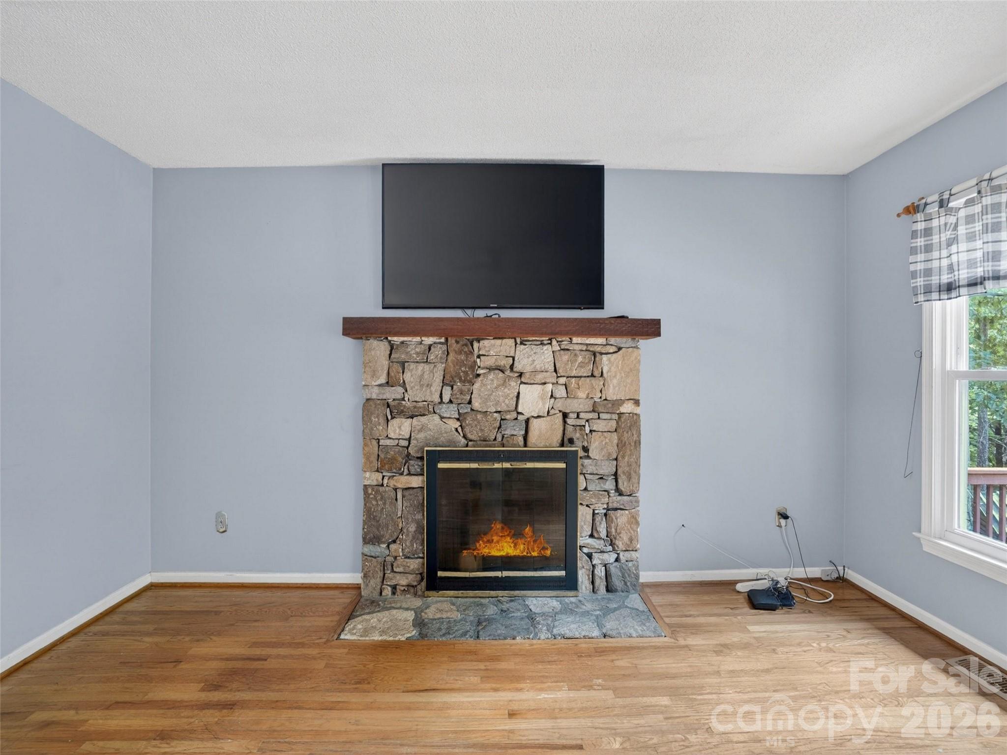743 Kyles Creek Road — Hendersonville