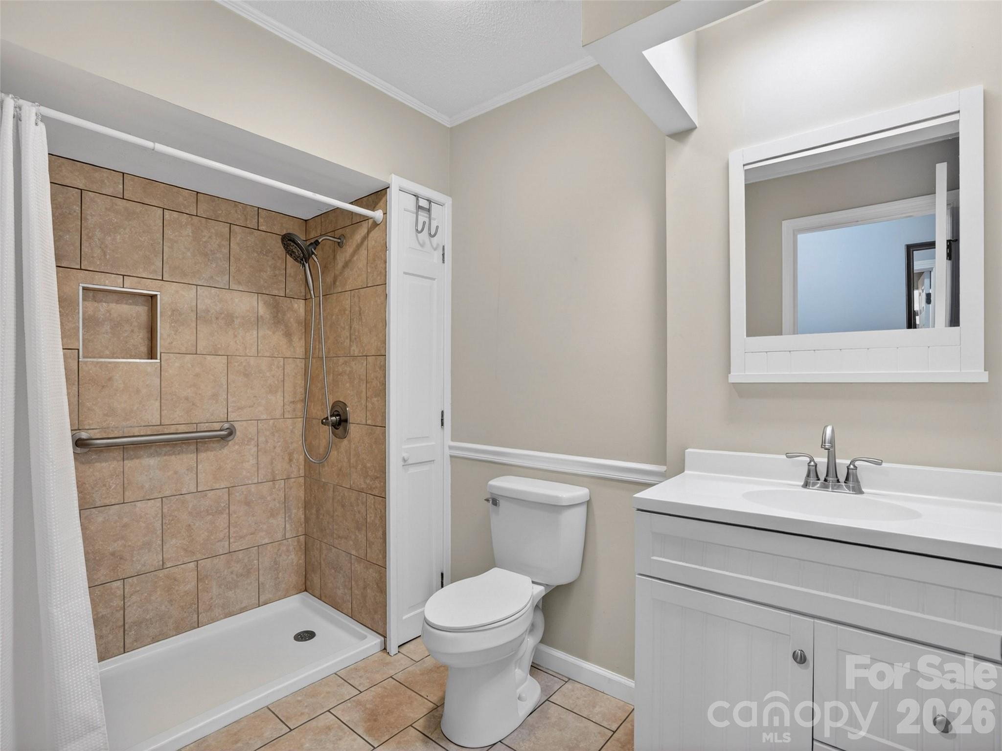 743 Kyles Creek Road — Hendersonville