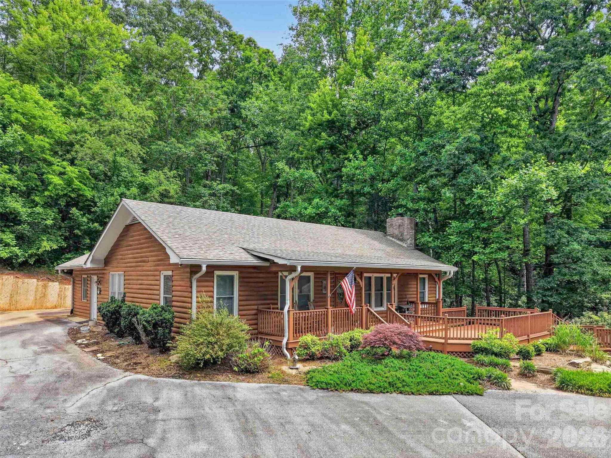 743 Kyles Creek Road — Hendersonville