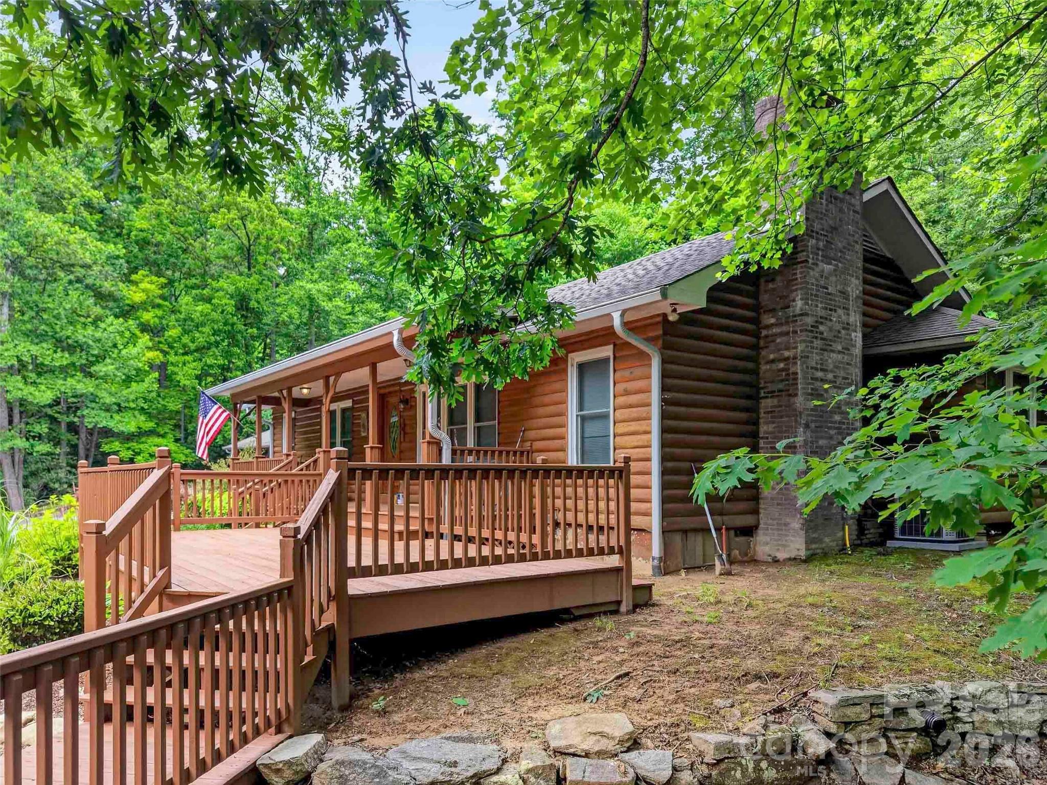 743 Kyles Creek Road — Hendersonville
