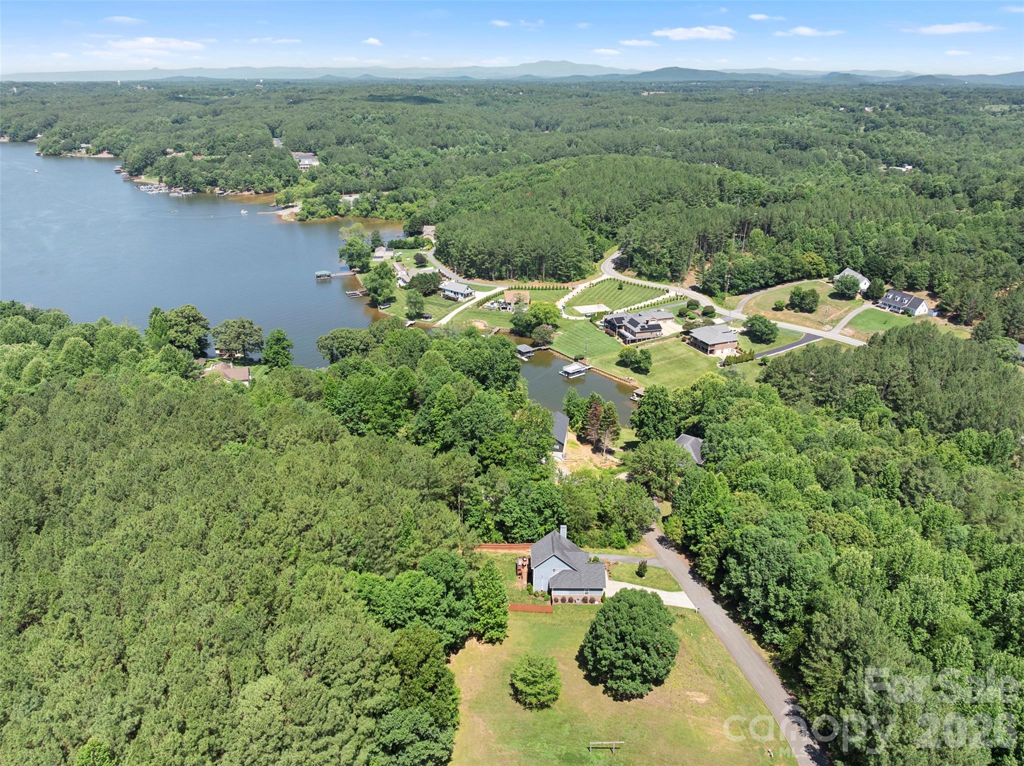 7015 Waterfront Place — Granite Falls