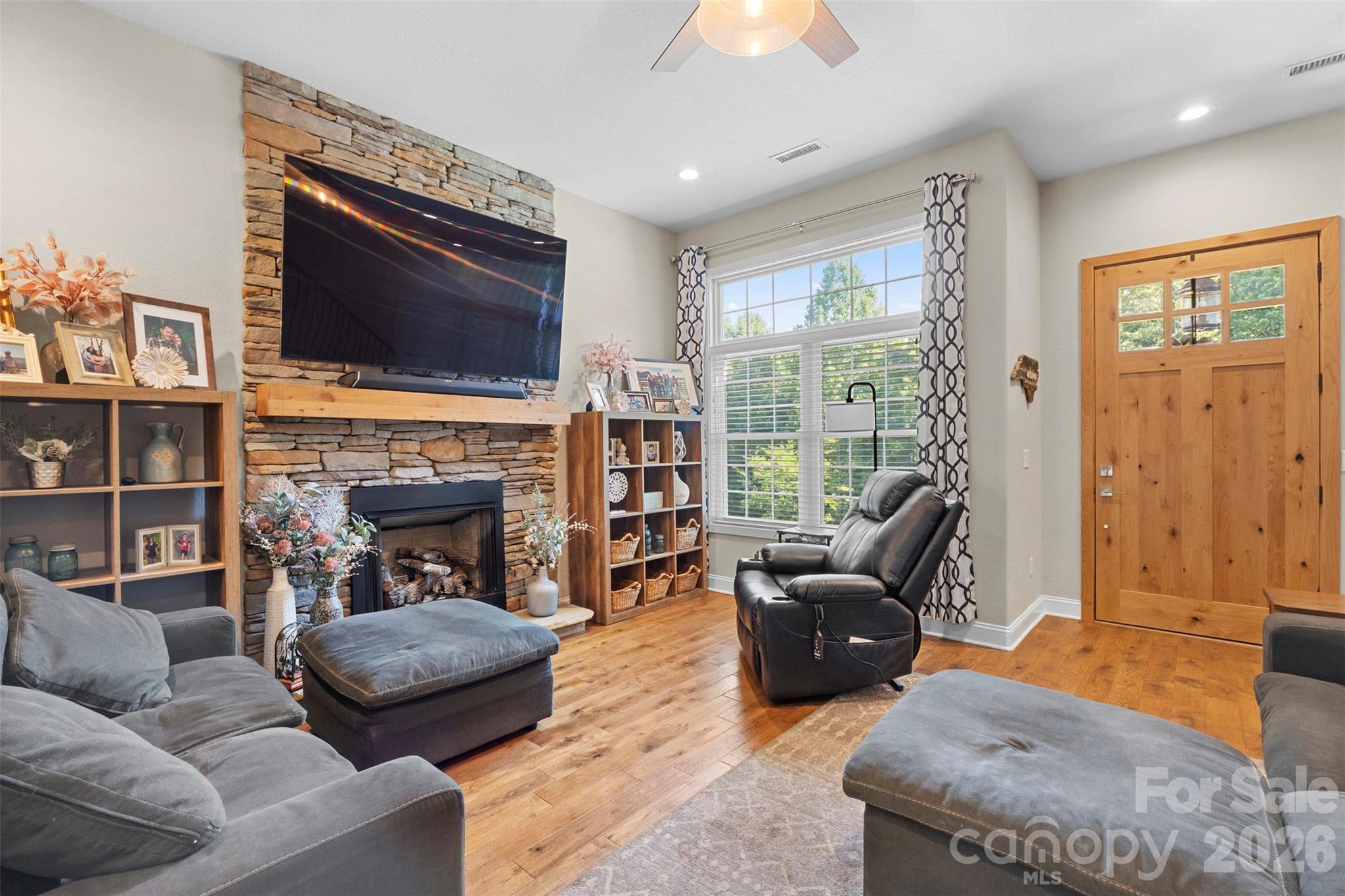 7015 Waterfront Place — Granite Falls