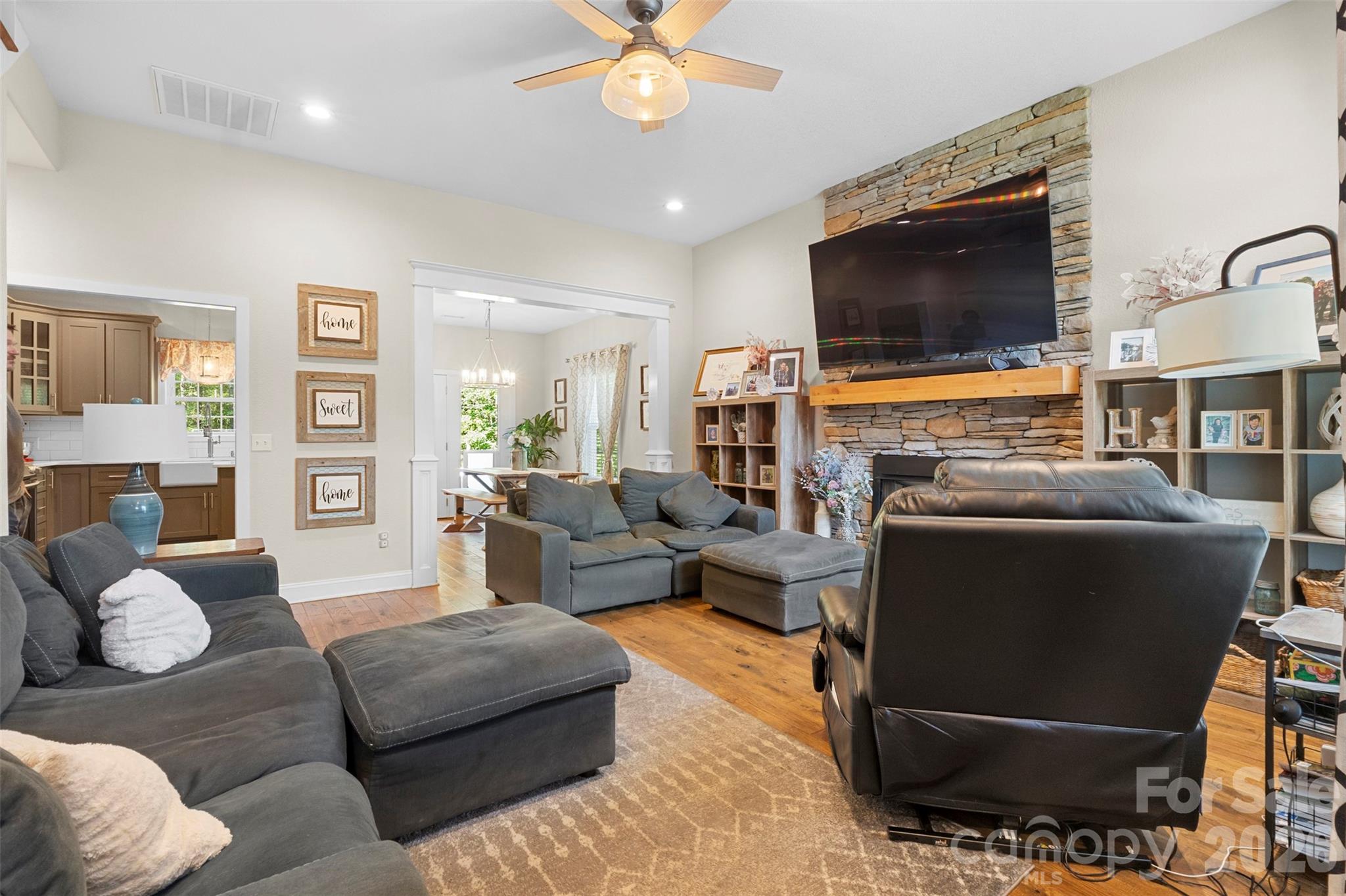 7015 Waterfront Place — Granite Falls