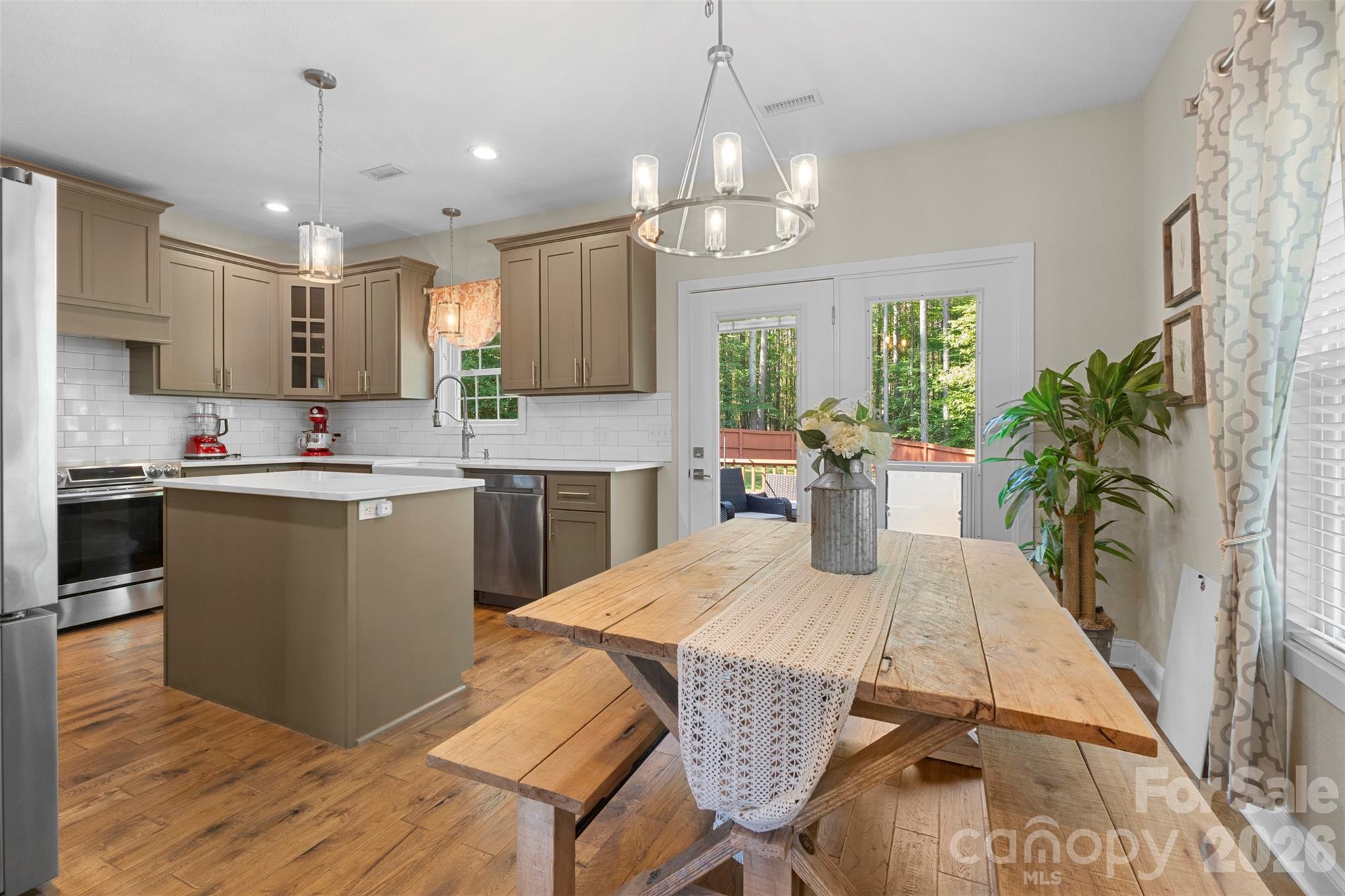 7015 Waterfront Place — Granite Falls