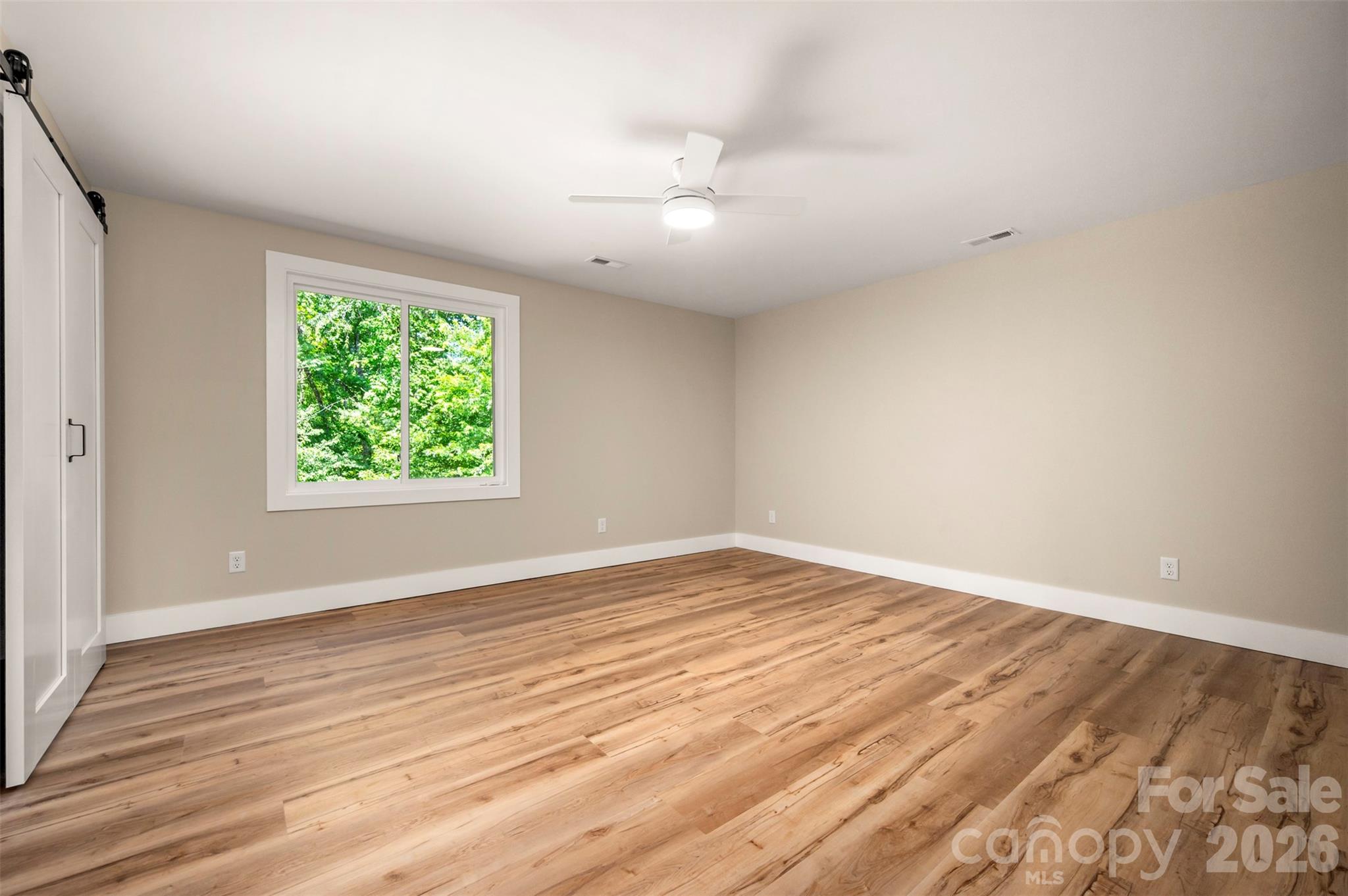 323 Stepp Avenue — Hendersonville