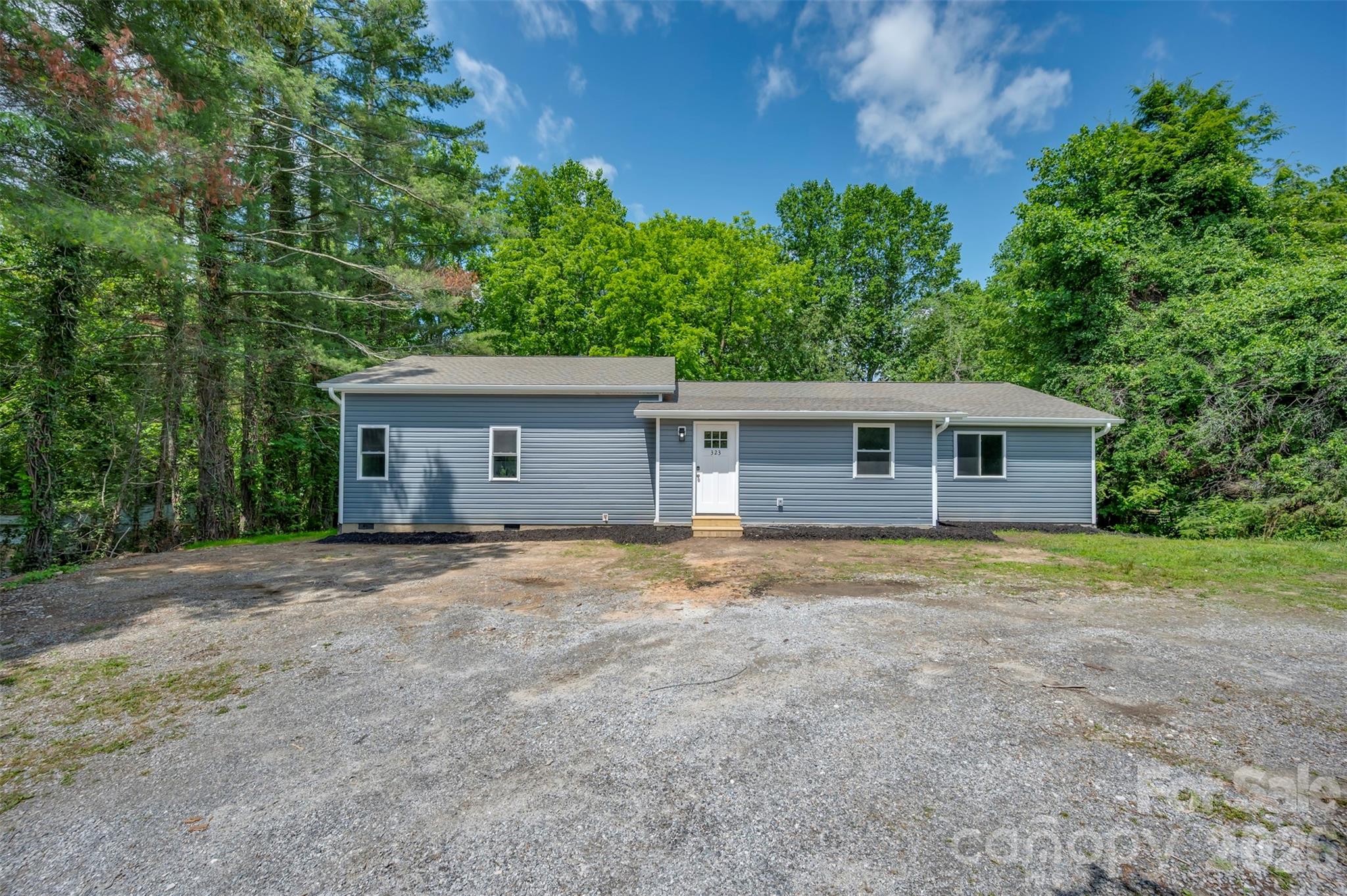 323 Stepp Avenue — Hendersonville