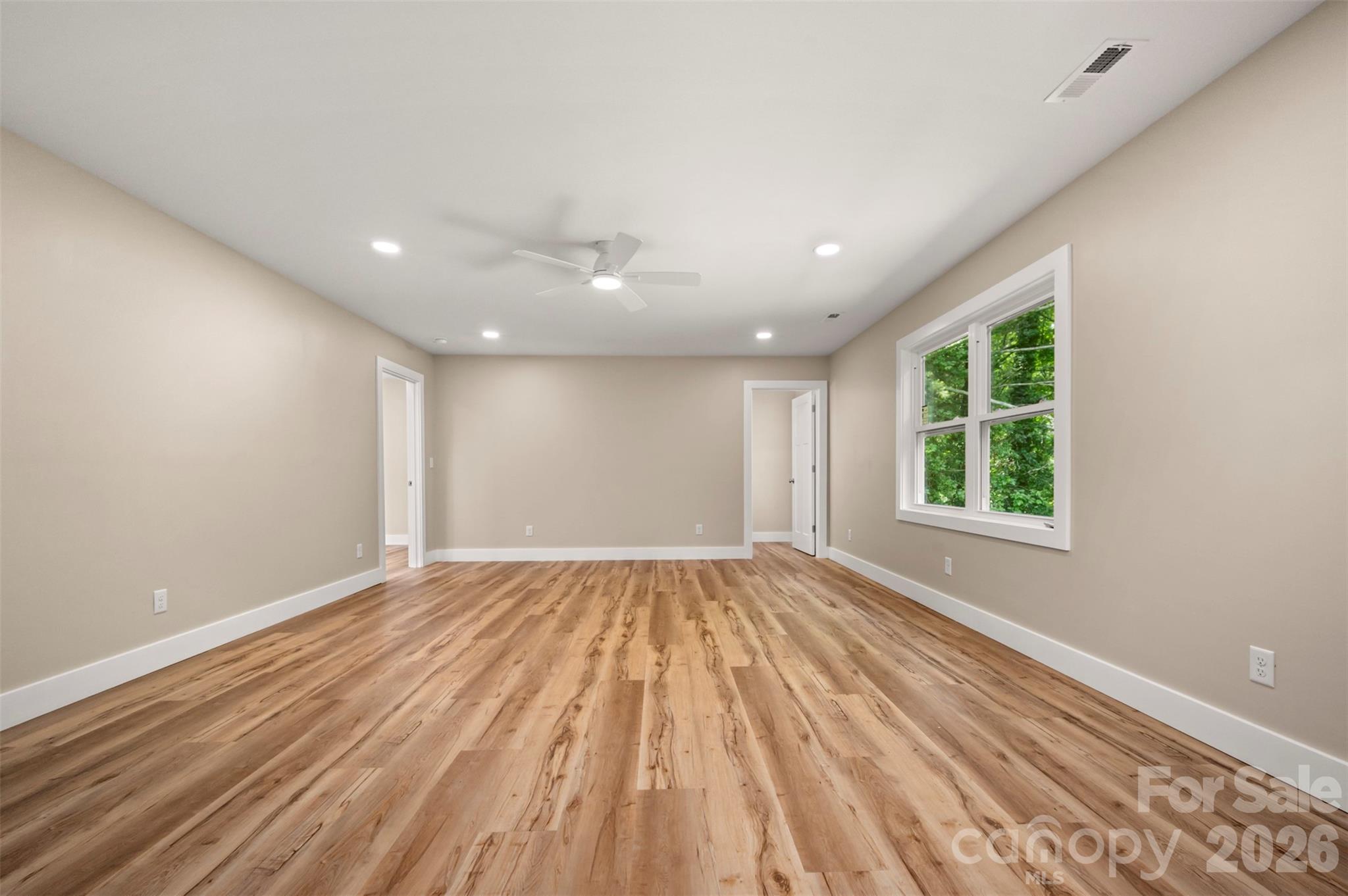 323 Stepp Avenue — Hendersonville