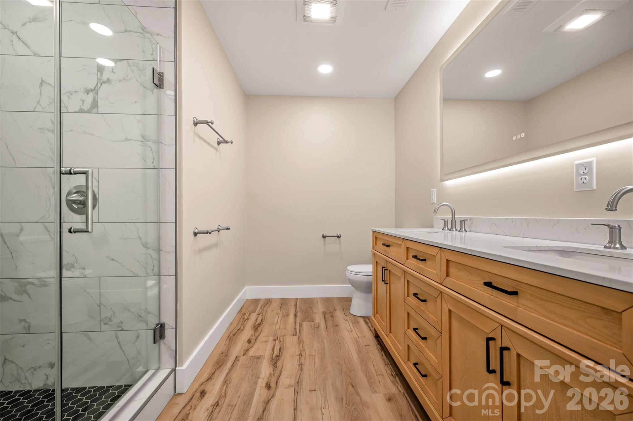 323 Stepp Avenue — Hendersonville