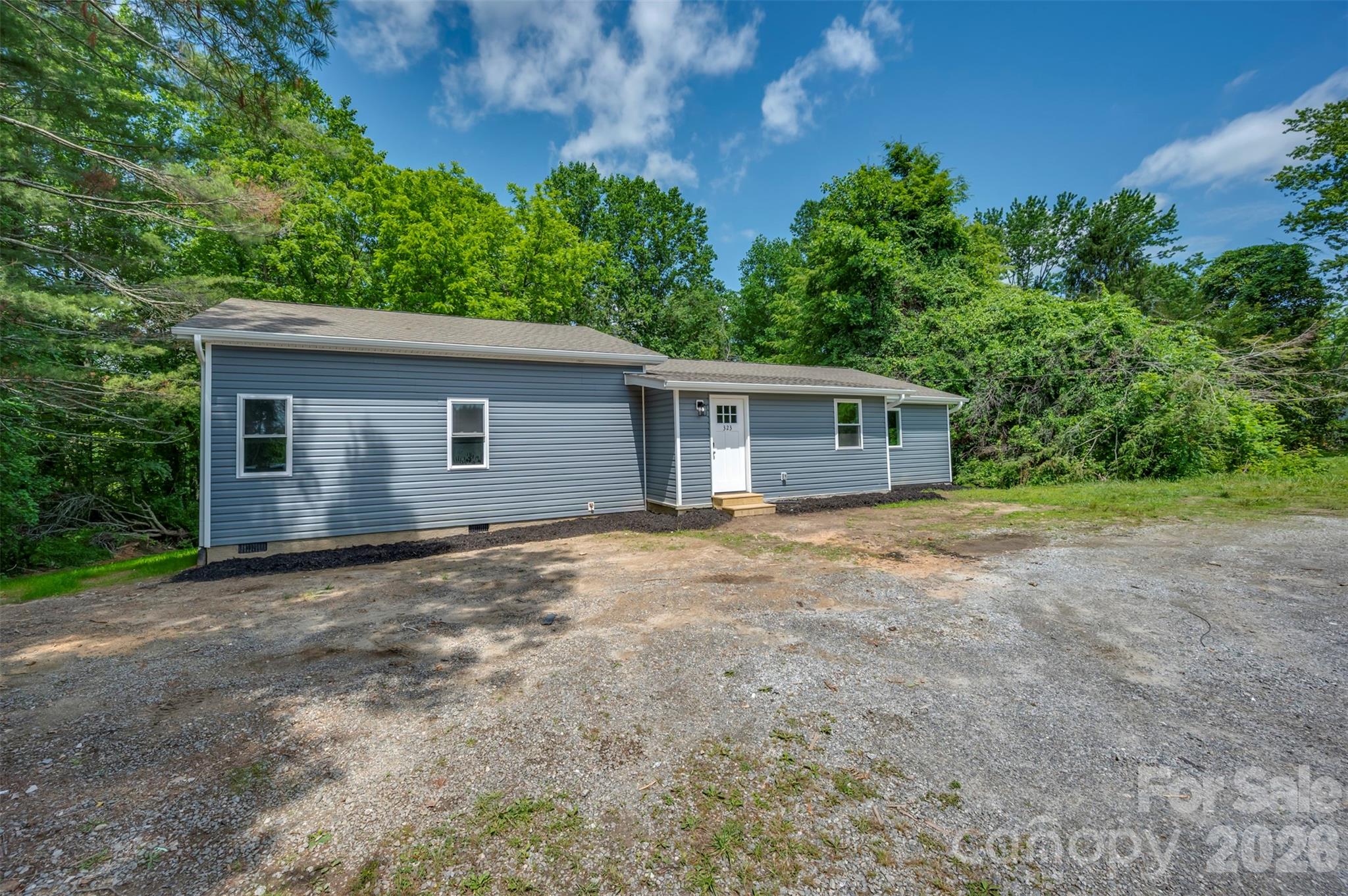 323 Stepp Avenue — Hendersonville
