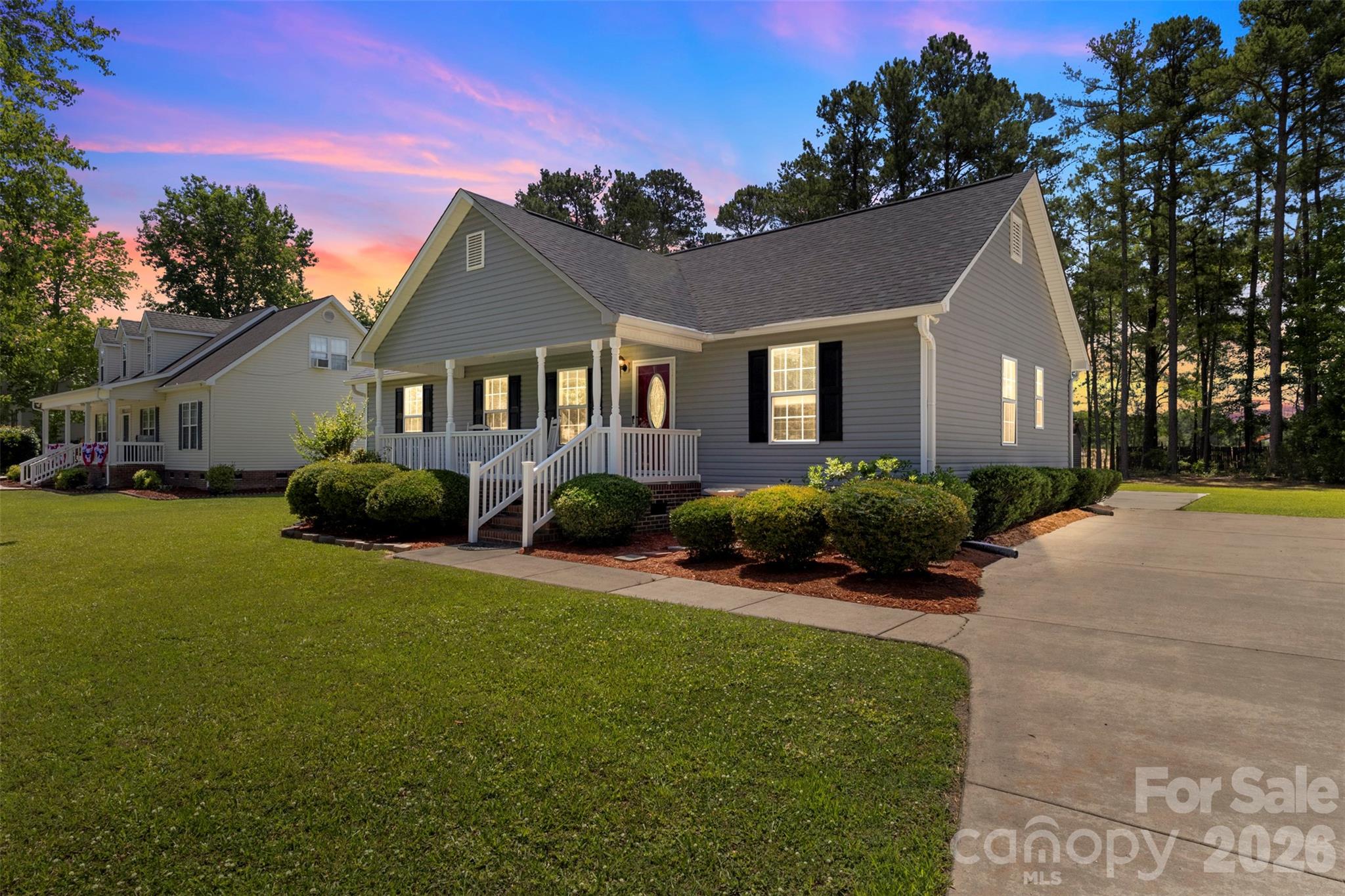 2004 Hunters Ridge Road — Lancaster