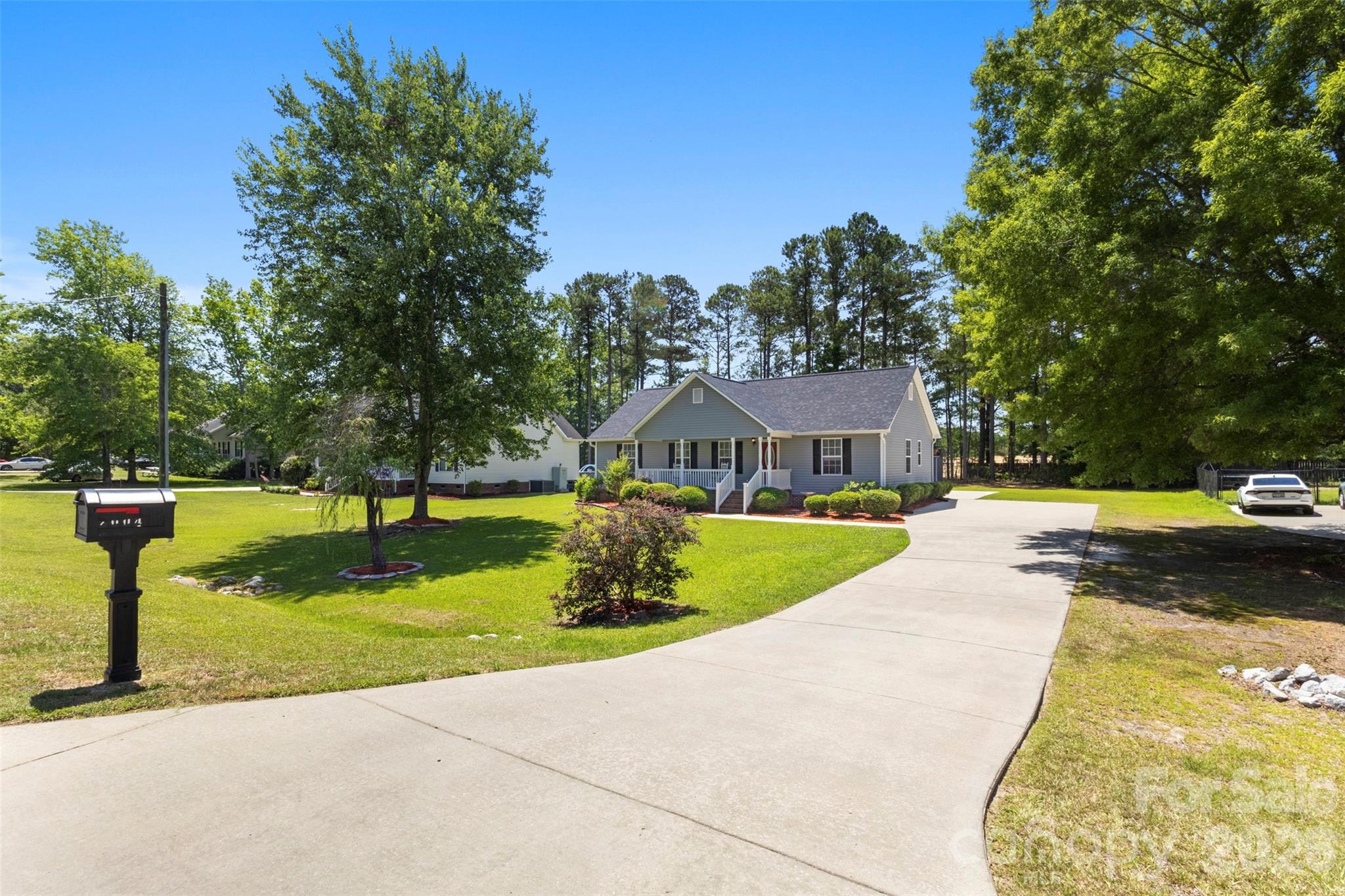 2004 Hunters Ridge Road — Lancaster