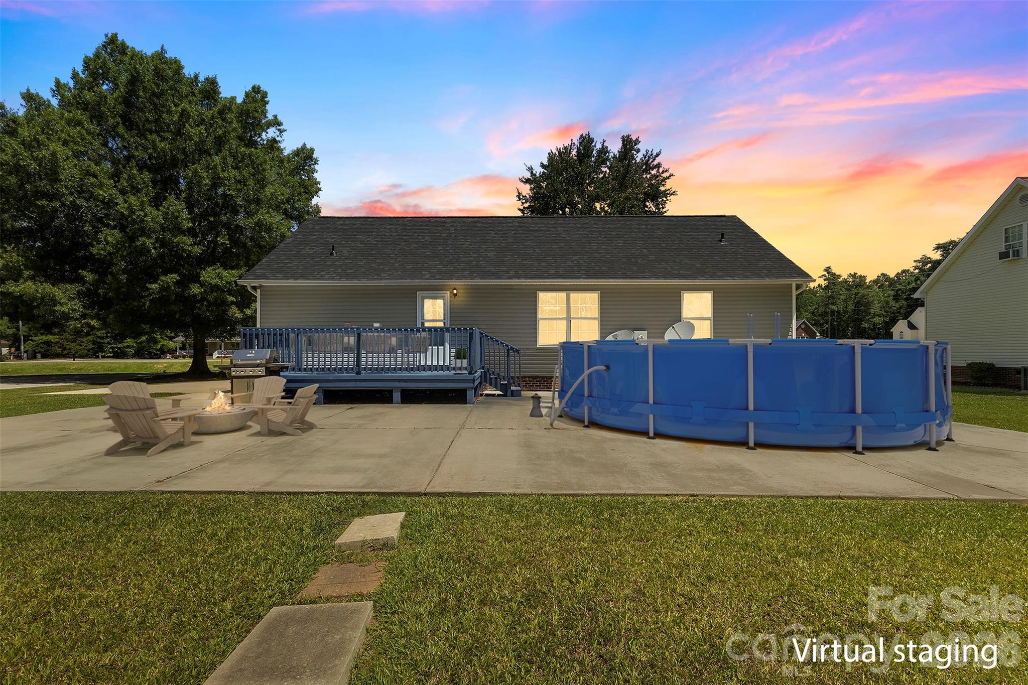 2004 Hunters Ridge Road — Lancaster