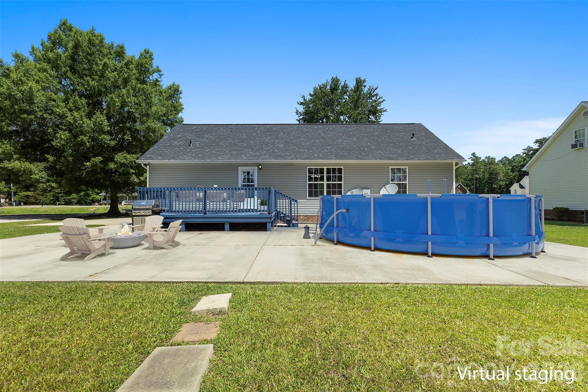 2004 Hunters Ridge Road — Lancaster