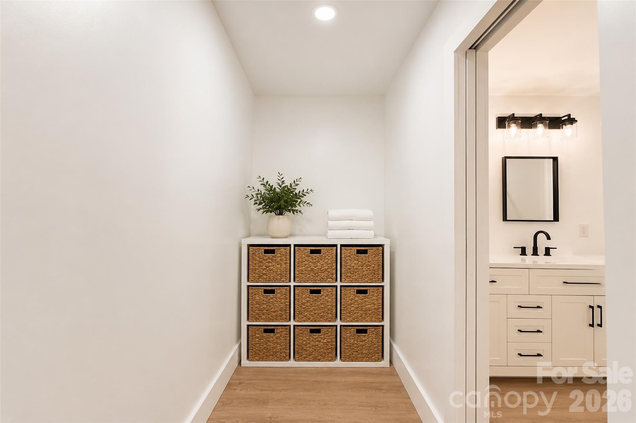 2204 Rozzelles Ferry Road — Charlotte