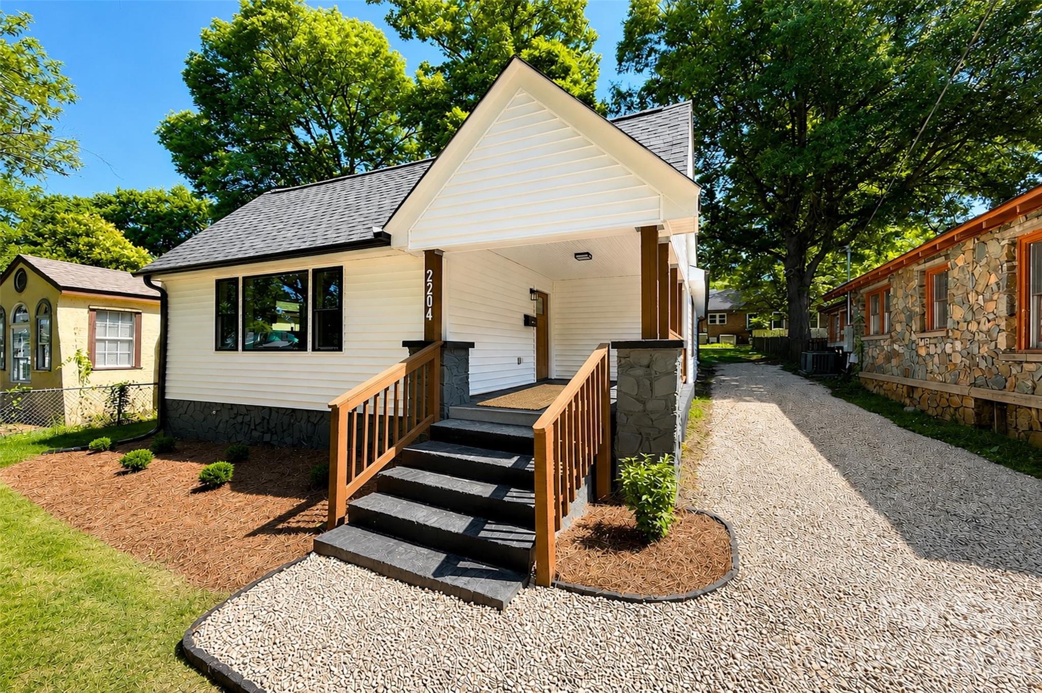 2204 Rozzelles Ferry Road — Charlotte