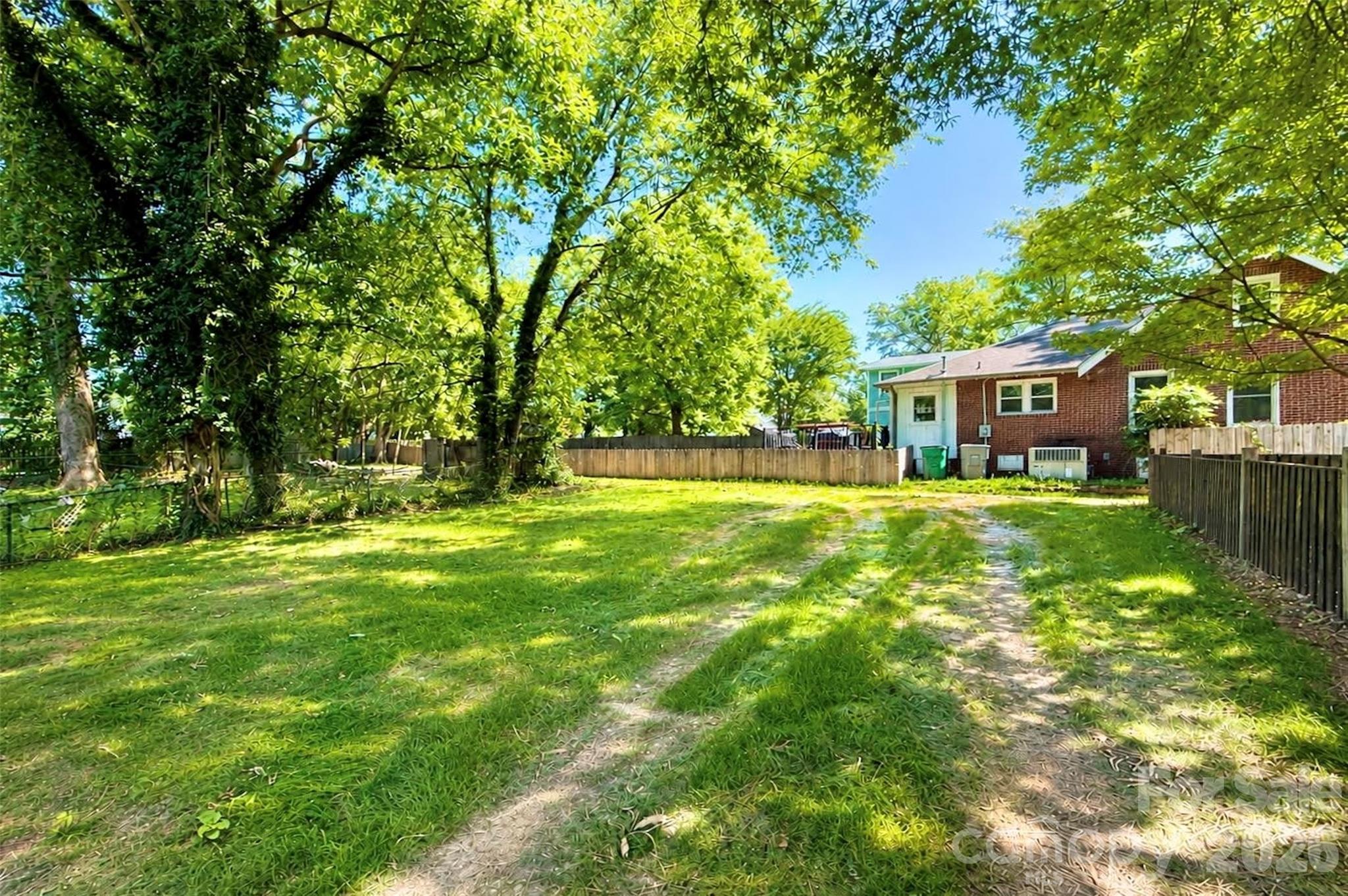 2204 Rozzelles Ferry Road — Charlotte