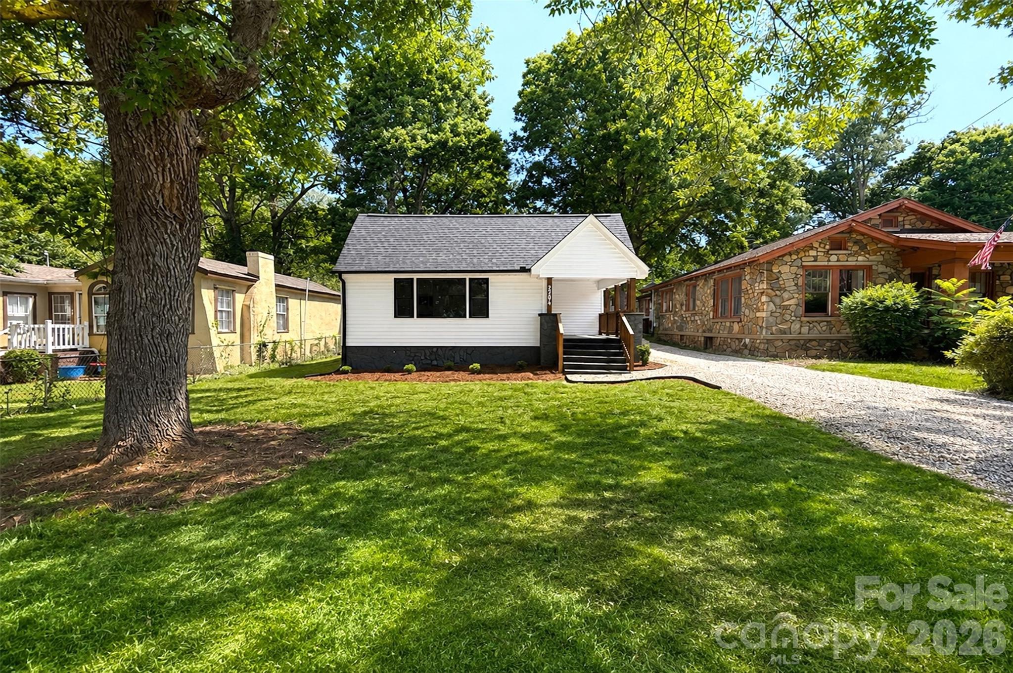2204 Rozzelles Ferry Road — Charlotte