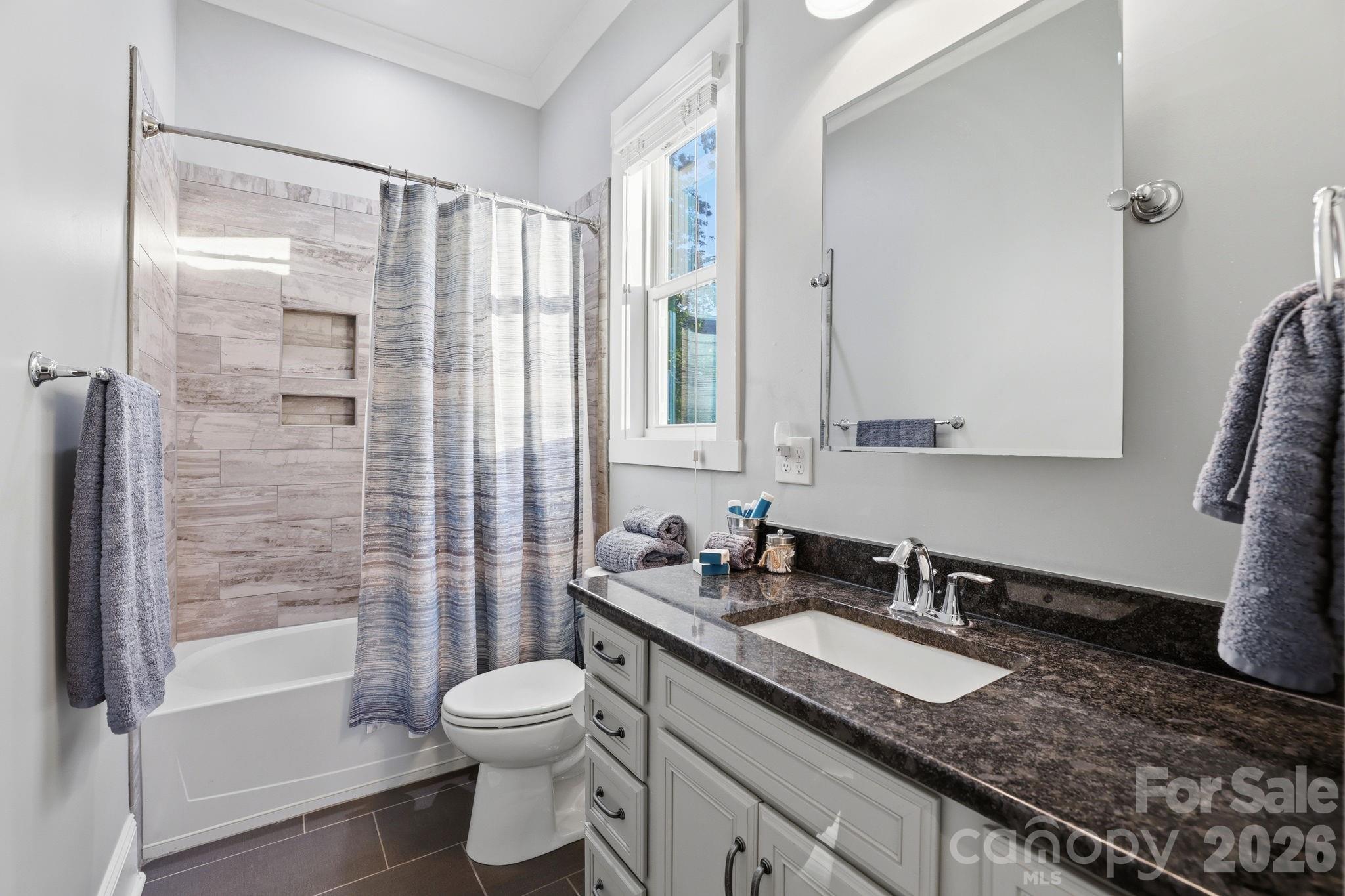 5929 Johnson Road — Clover