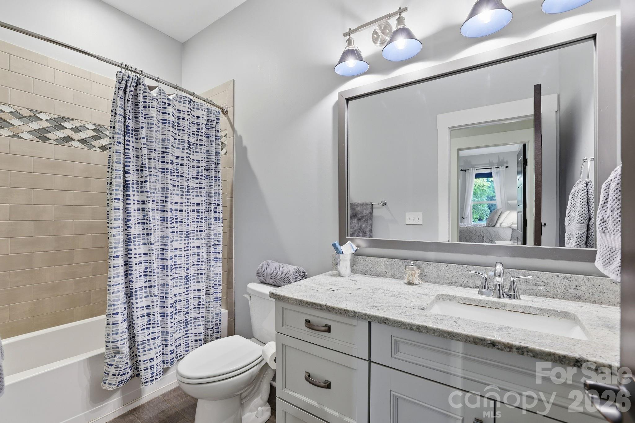 5929 Johnson Road — Clover