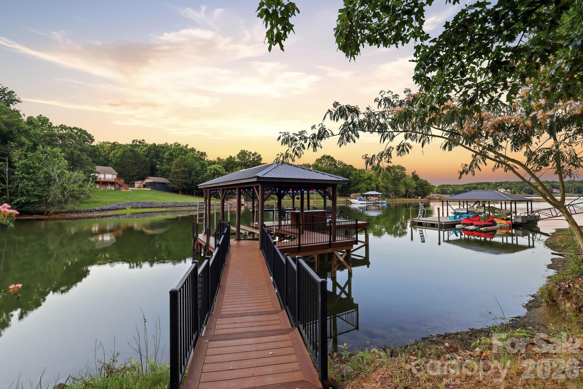 5929 Johnson Road — Clover