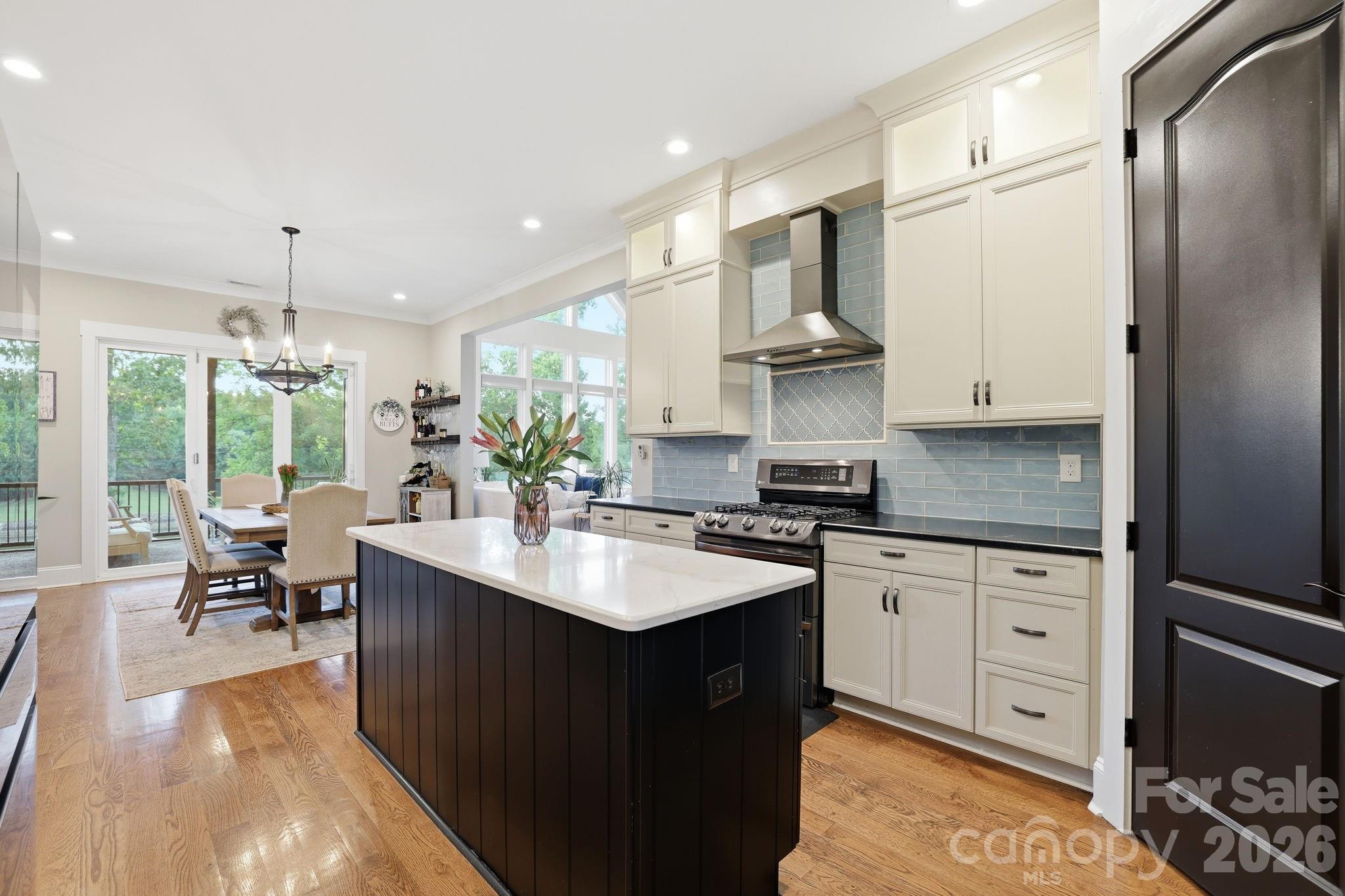 5929 Johnson Road — Clover