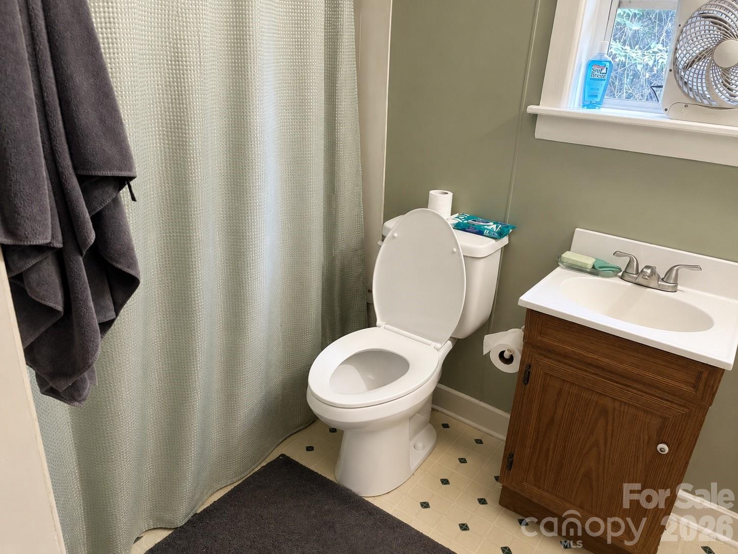 547 Avery Creek Road — Arden