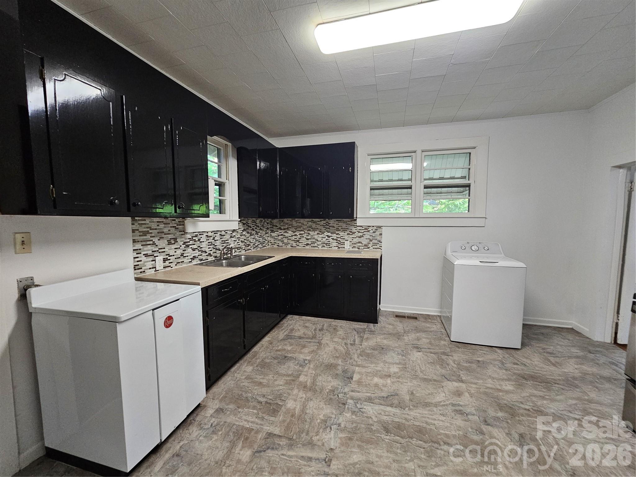 1129 W 5th Avenue — Gastonia