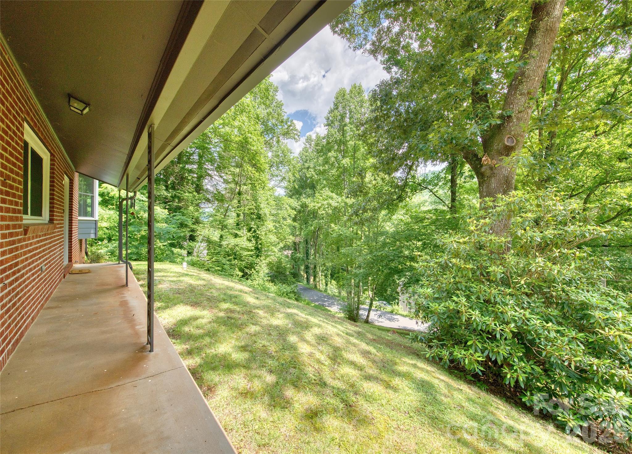 1296 N Country Club Drive — Cullowhee