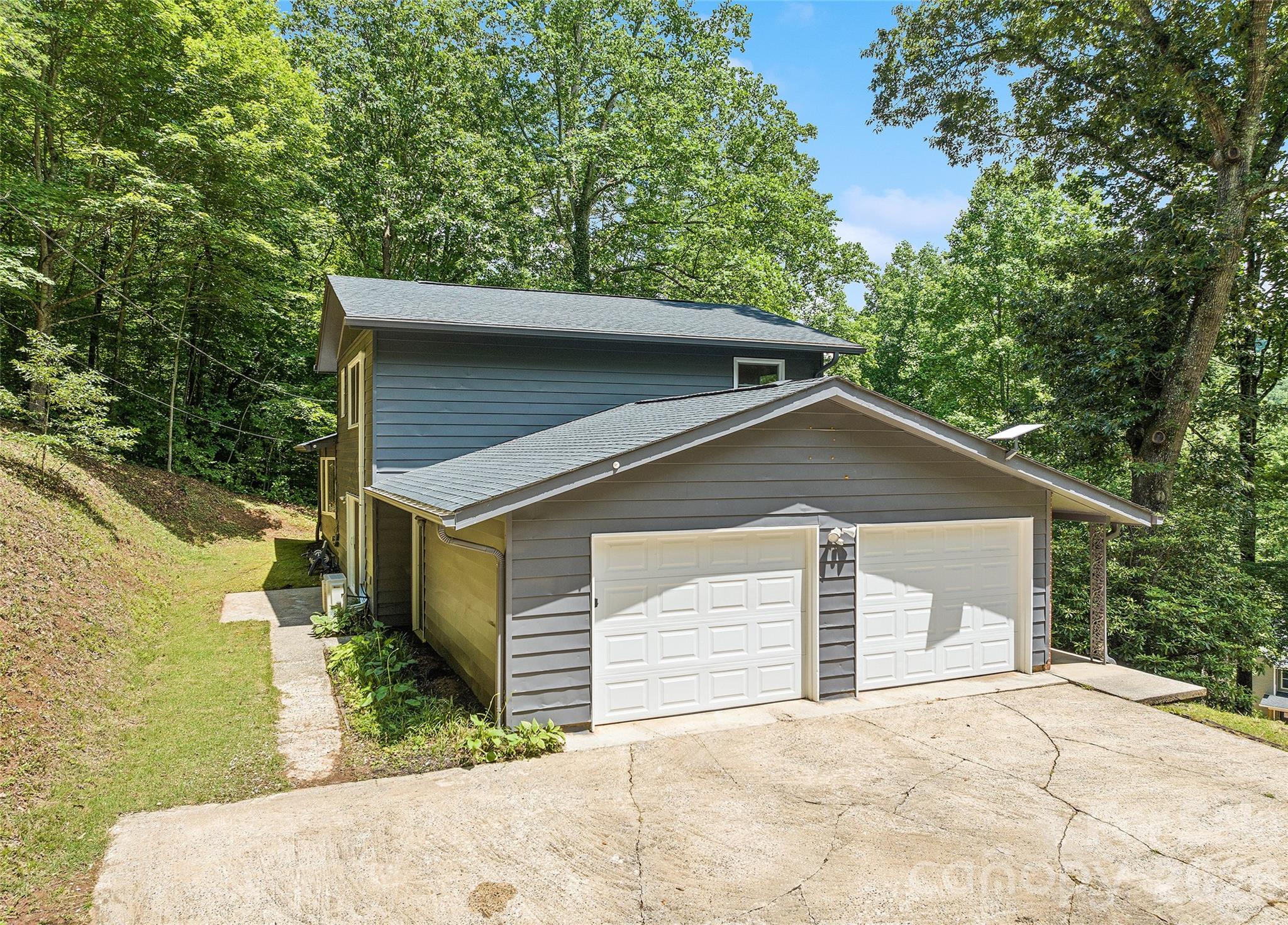 1296 N Country Club Drive — Cullowhee