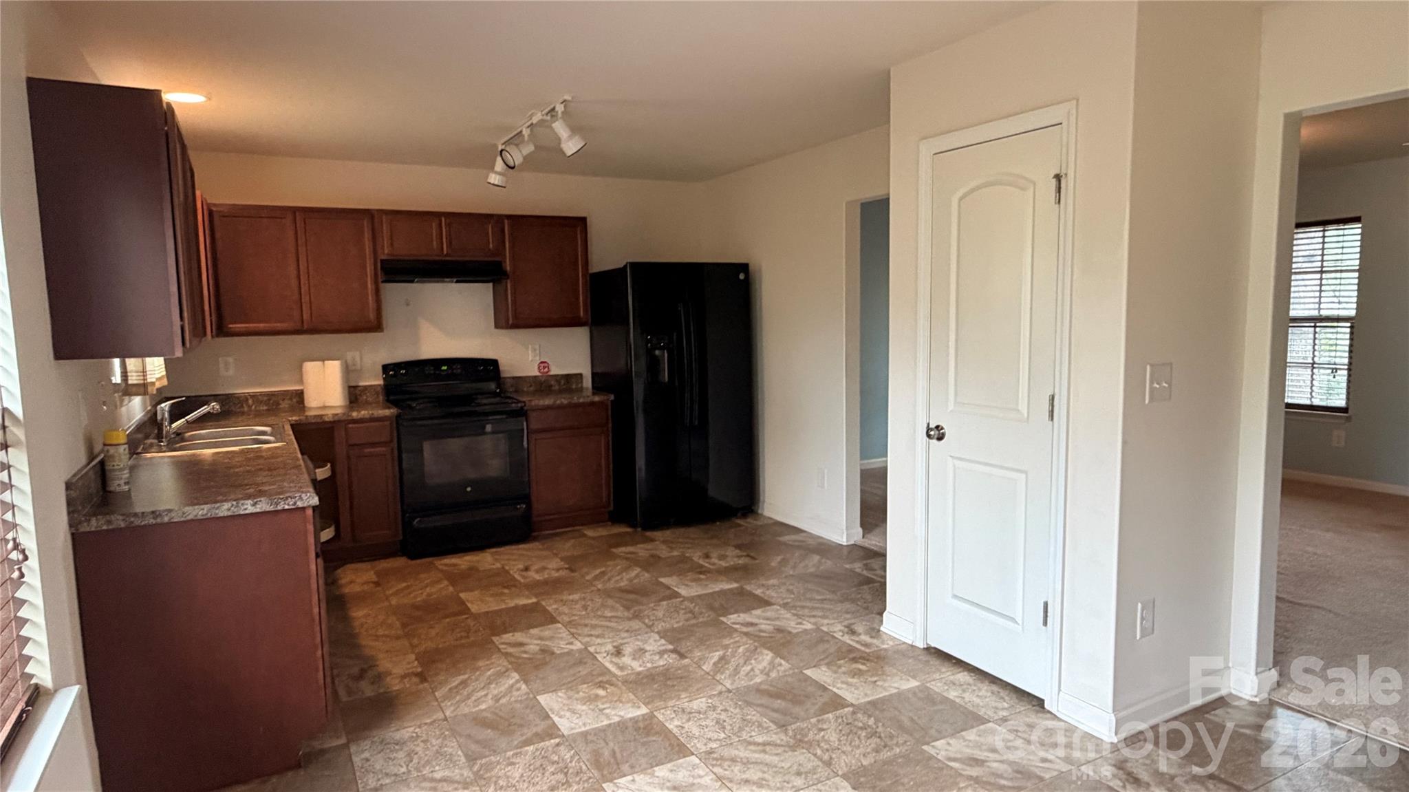 2602 Meadow Knoll Drive — Charlotte